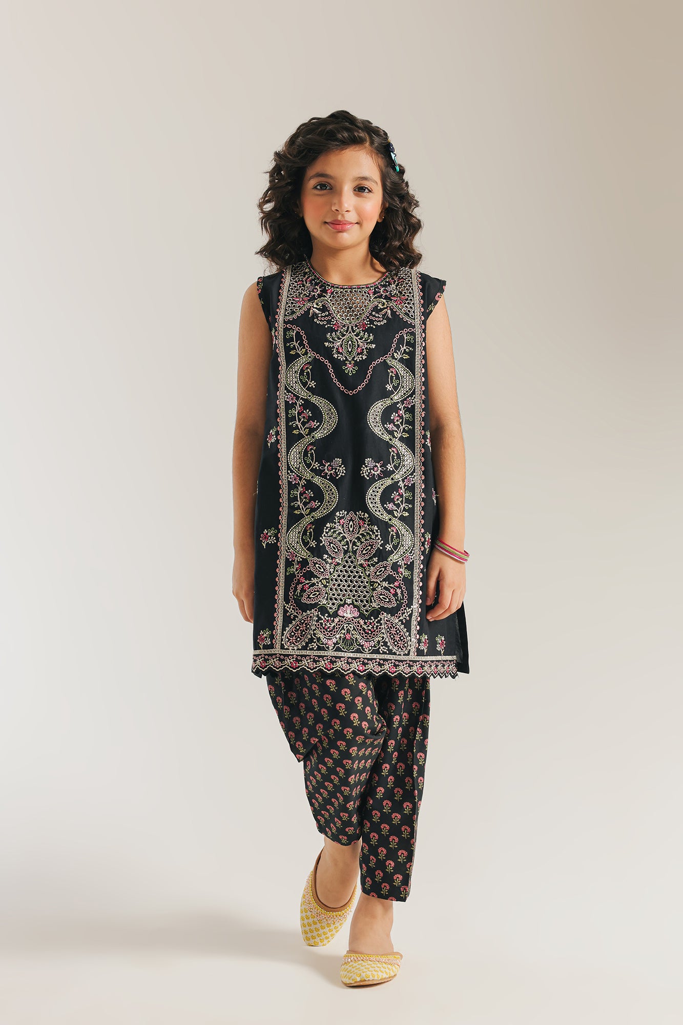 EMBROIDERED SUIT (E1056/402/902)