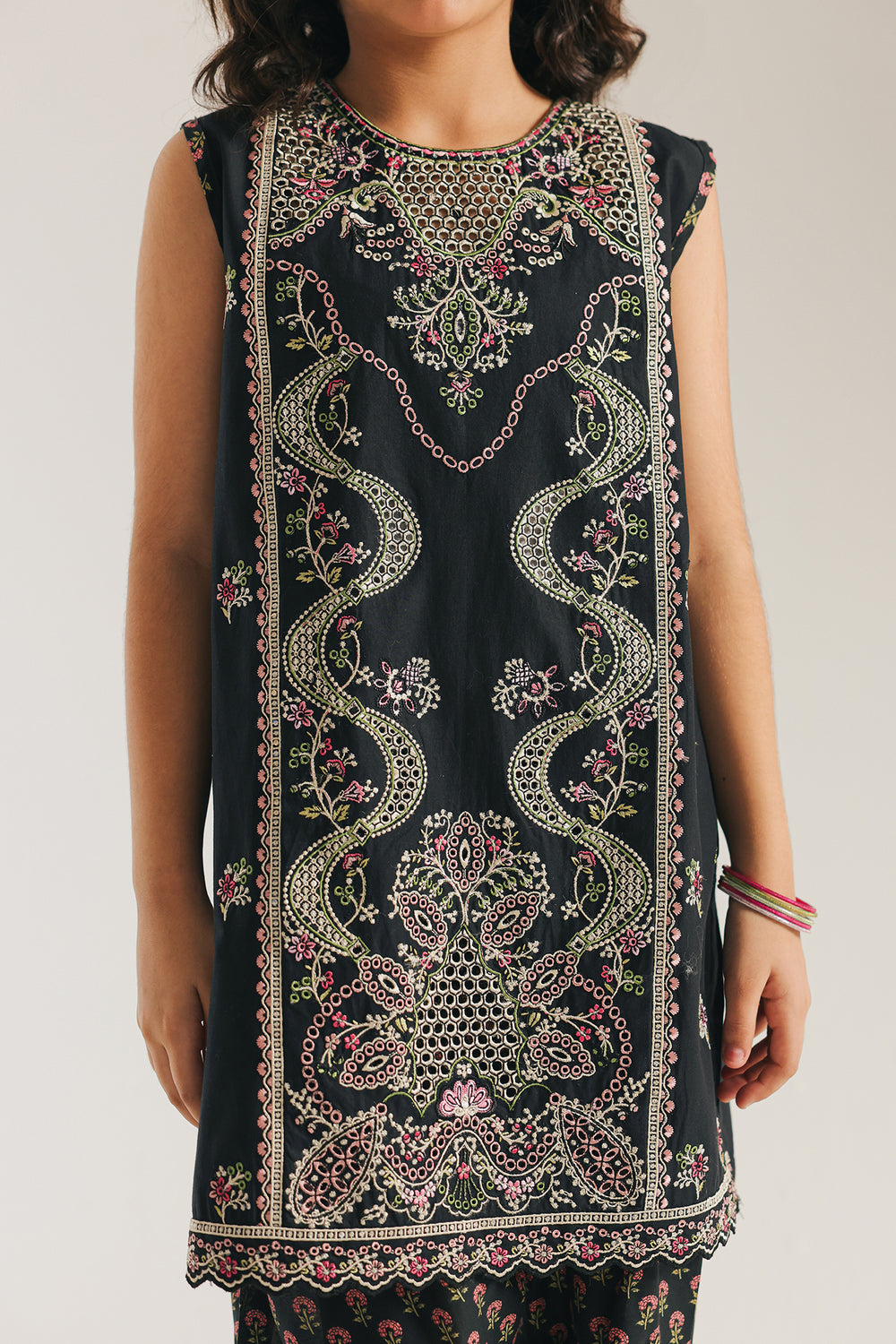 EMBROIDERED SUIT (E1056/402/902)