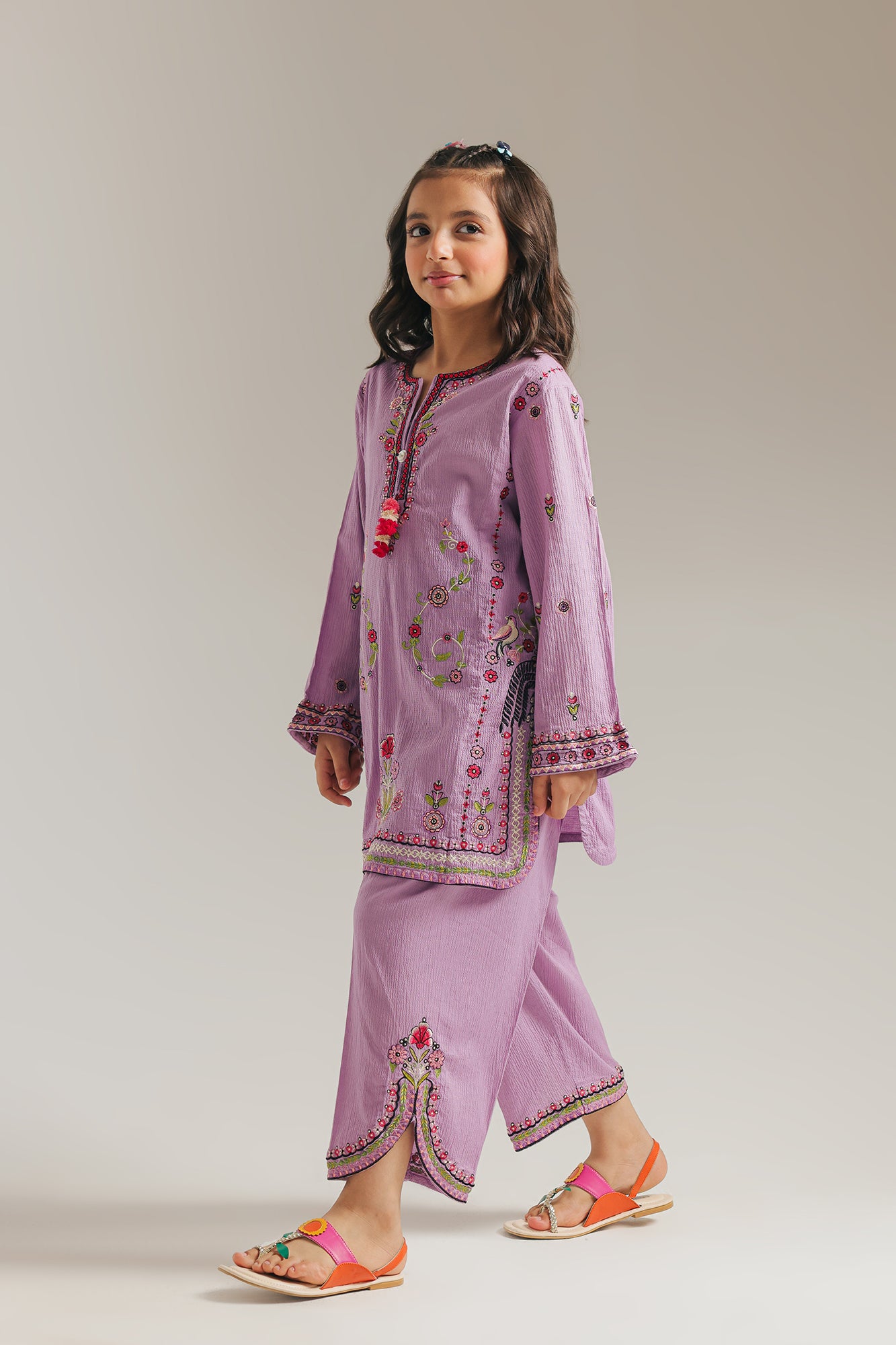 EMBROIDERED SUIT (E1072/402/513)