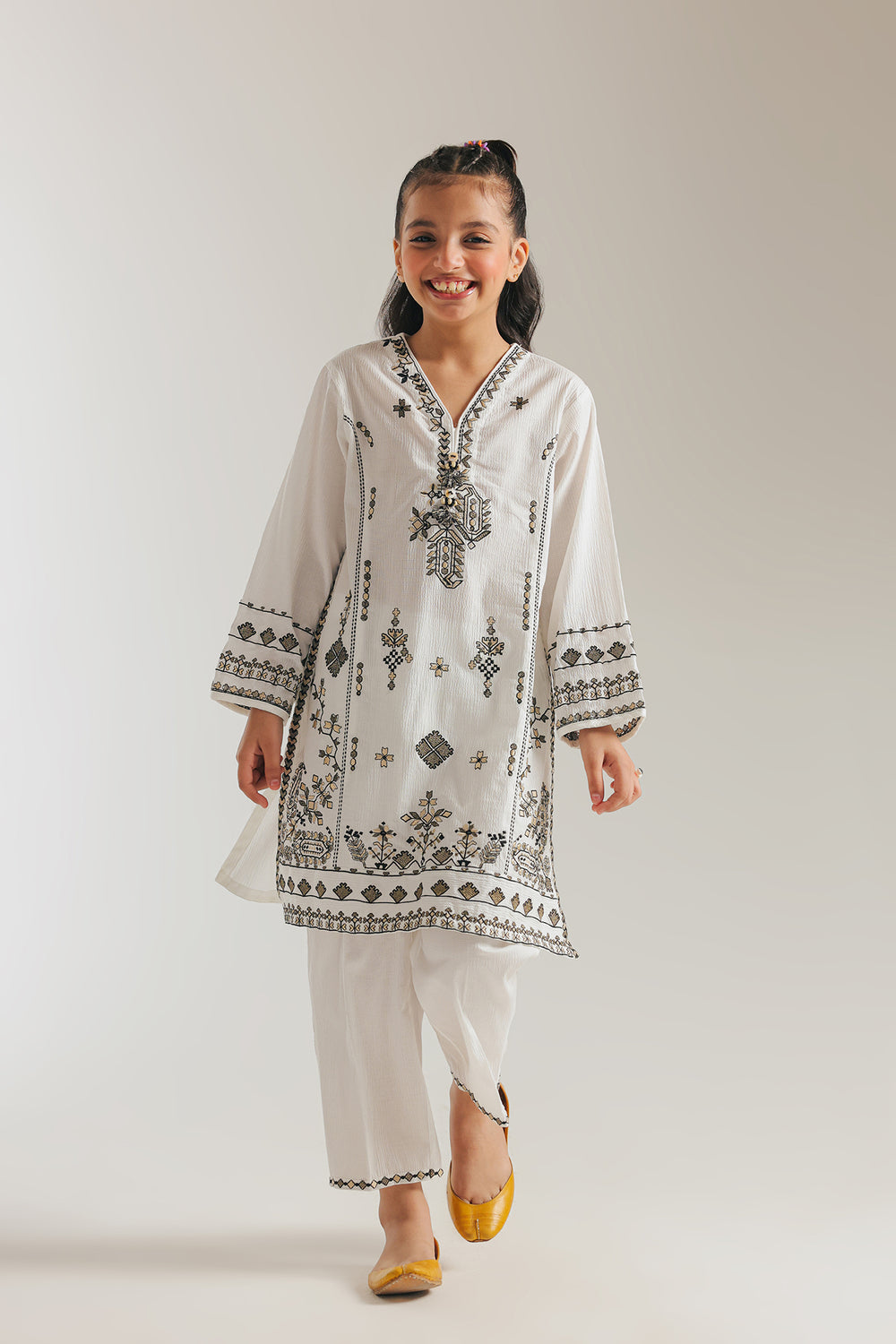 EMBROIDERED SUIT (E1073/402/003)