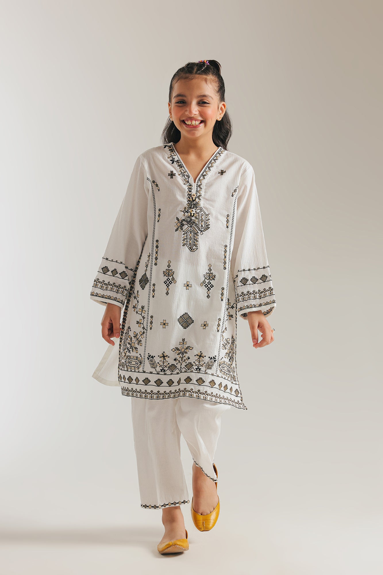 EMBROIDERED SUIT (E1073/402/003)