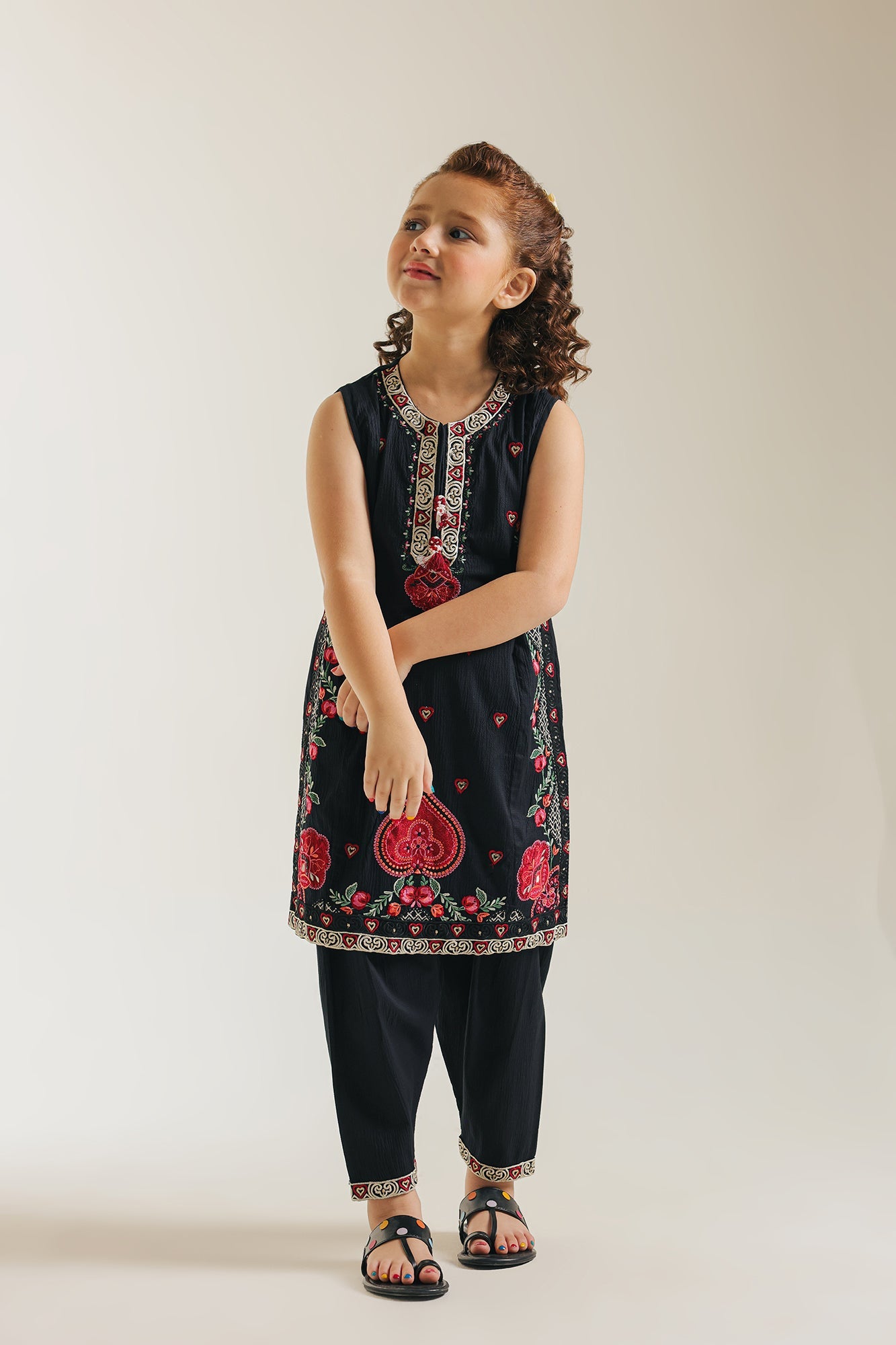 EMBROIDERED SUIT (E1074/402/901)