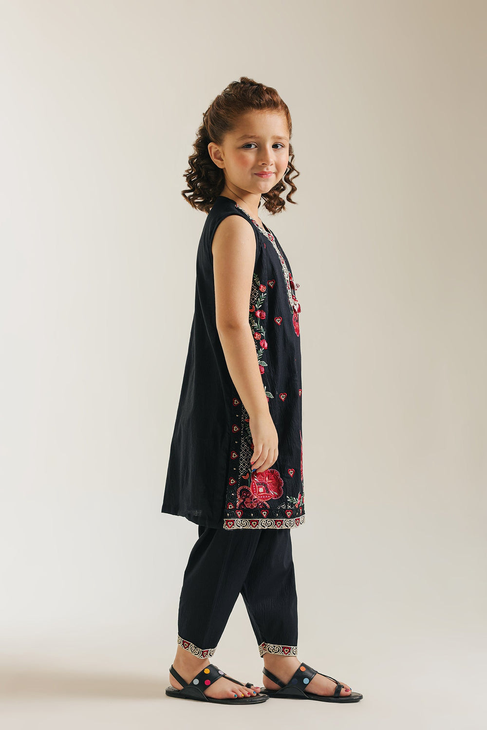 EMBROIDERED SUIT (E1074/402/901)