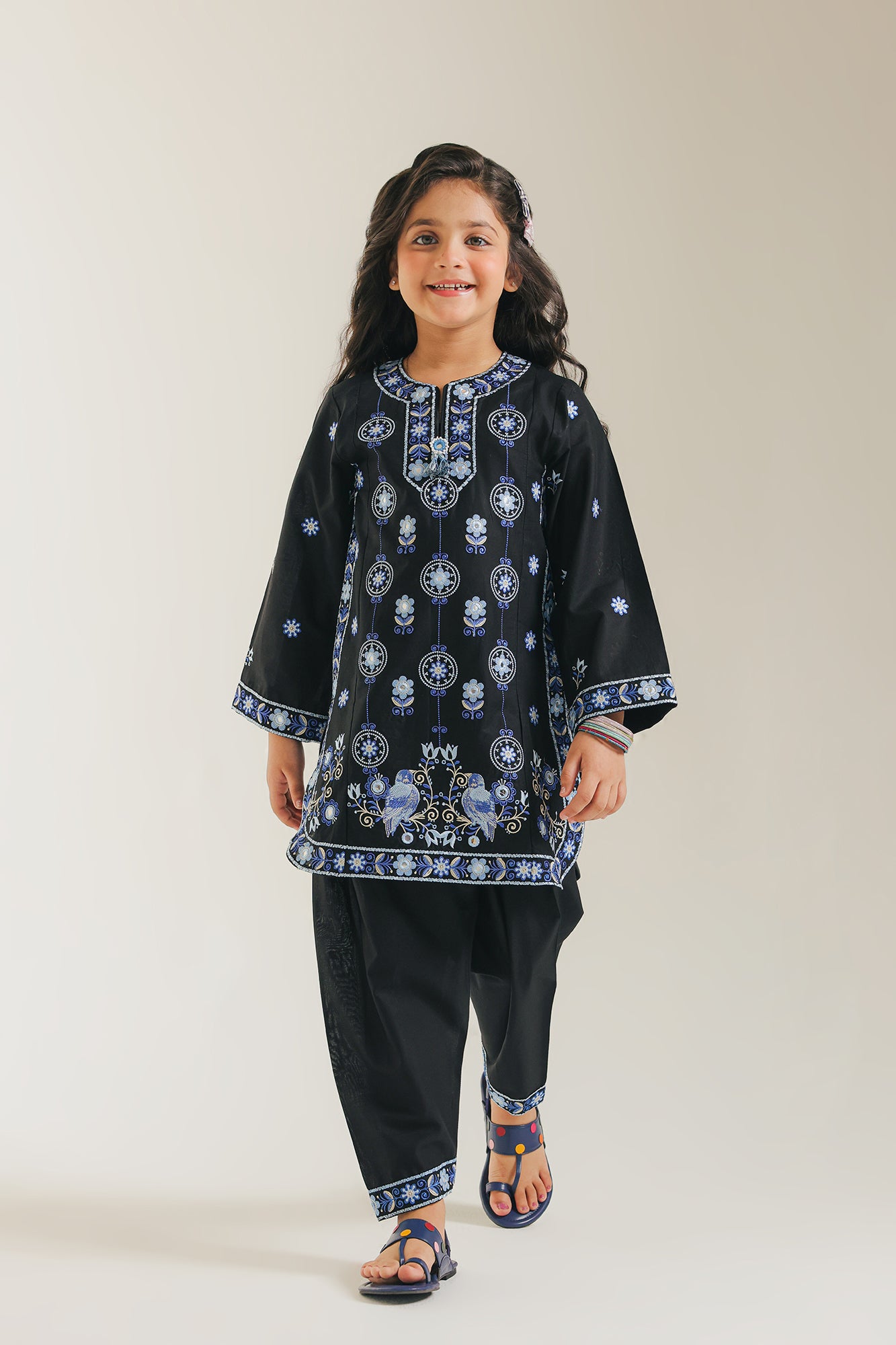 EMBROIDERED SUIT (E1076/402/902)