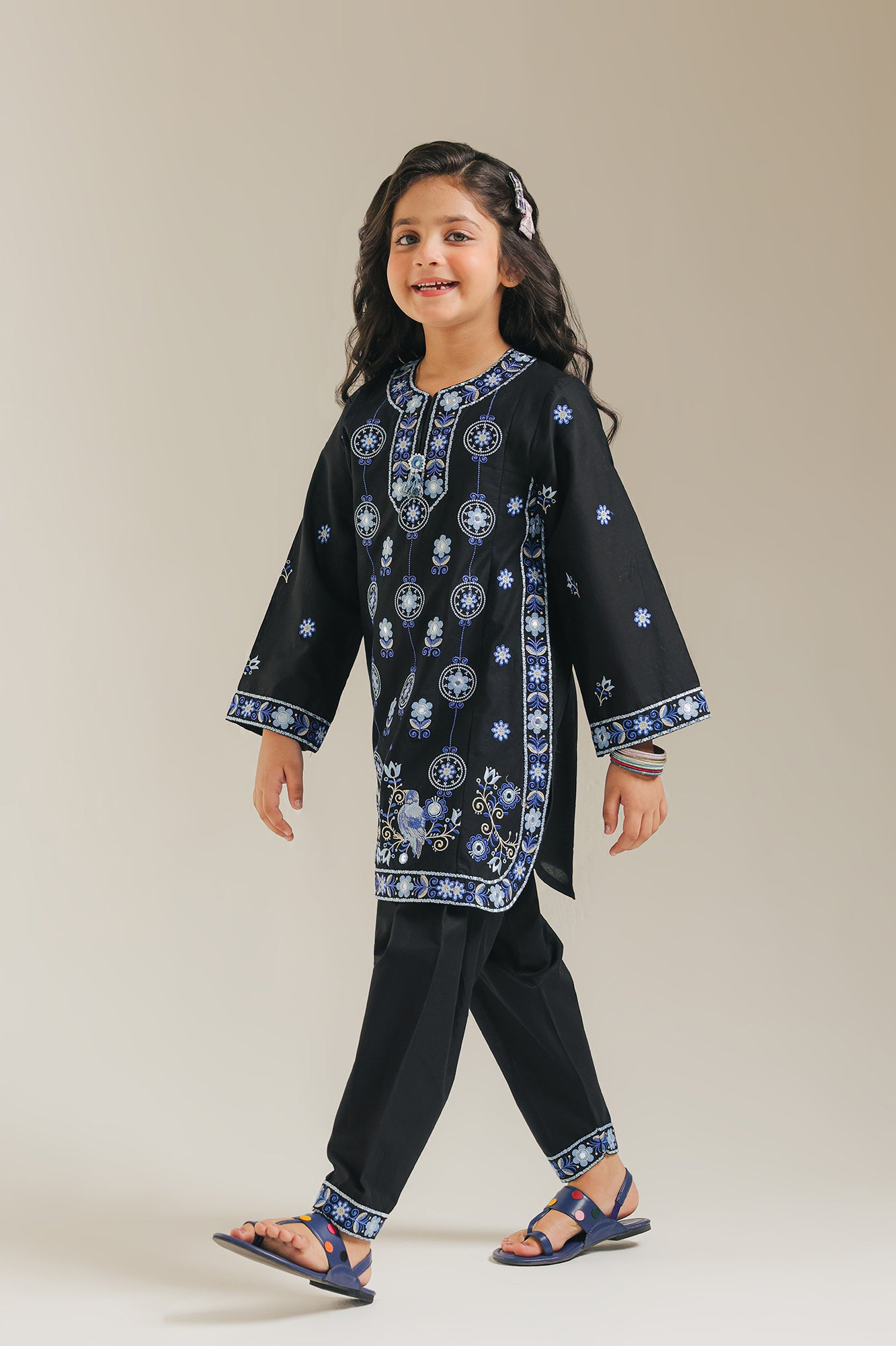 EMBROIDERED SUIT (E1076/402/902)