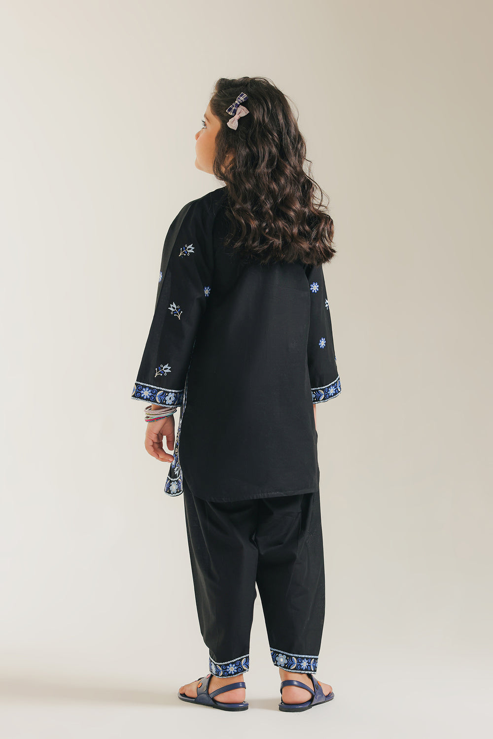 EMBROIDERED SUIT (E1076/402/902)