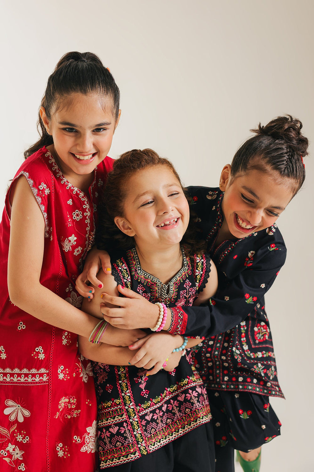 EMBROIDERED SUIT (E1077/402/304)