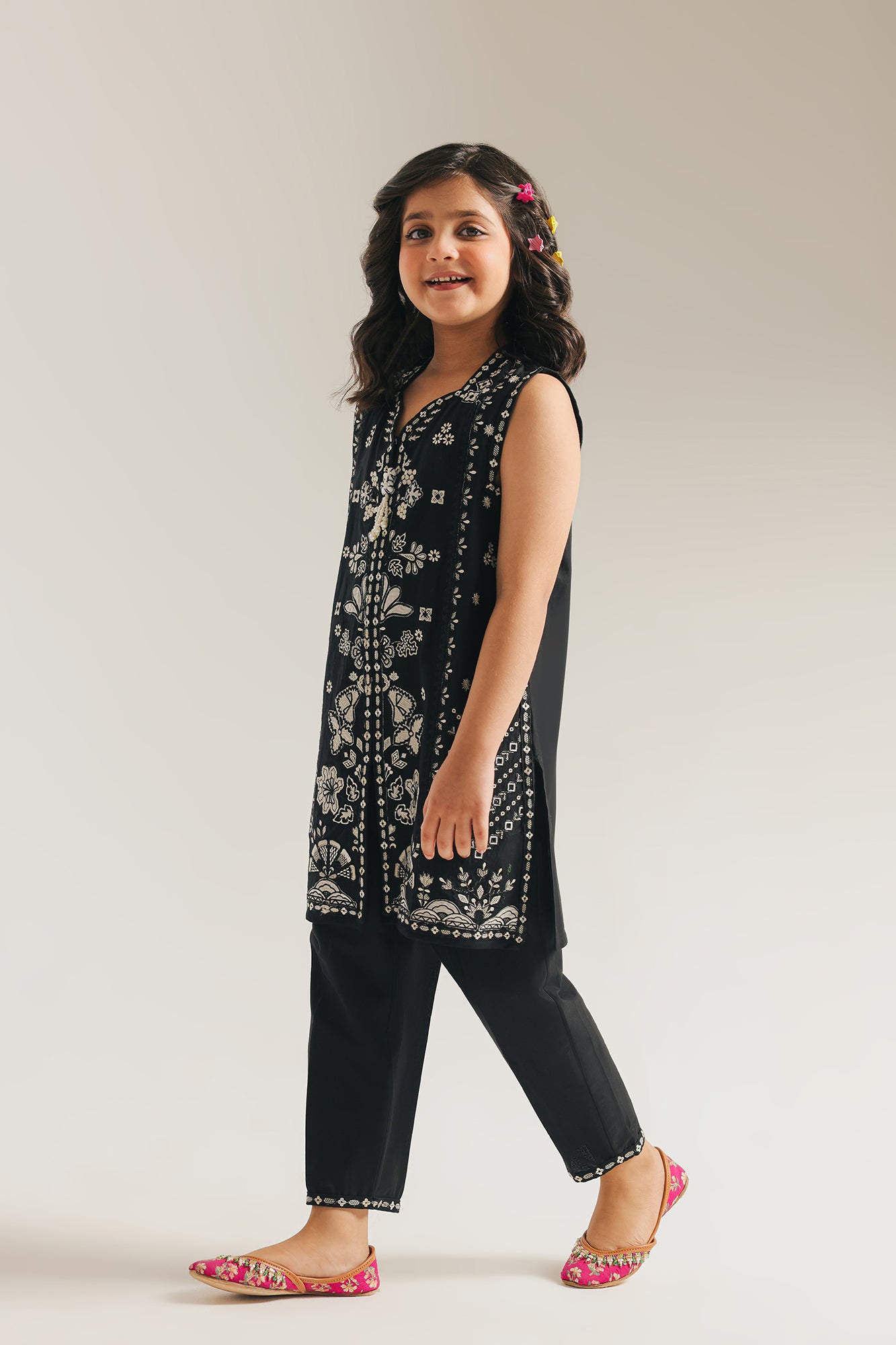 EMBROIDERED SUIT (E1080/402/902)