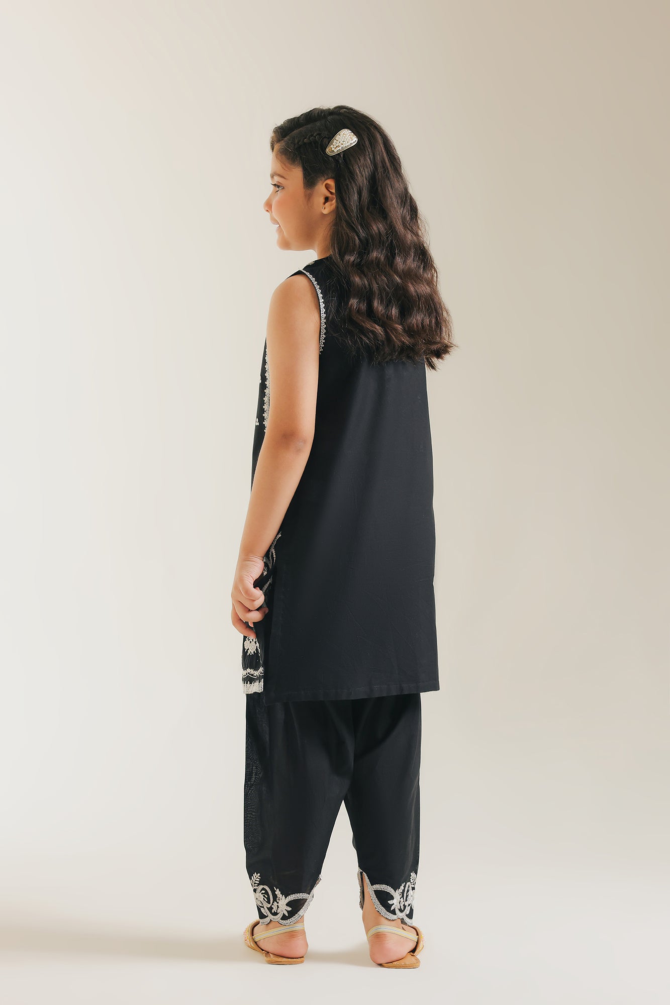 EMBROIDERED SUIT (E1203/402/901)