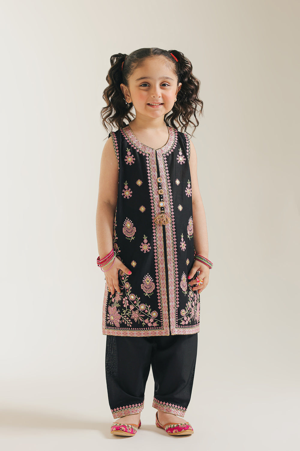 EMBROIDERED SUIT (E402/902/1204)