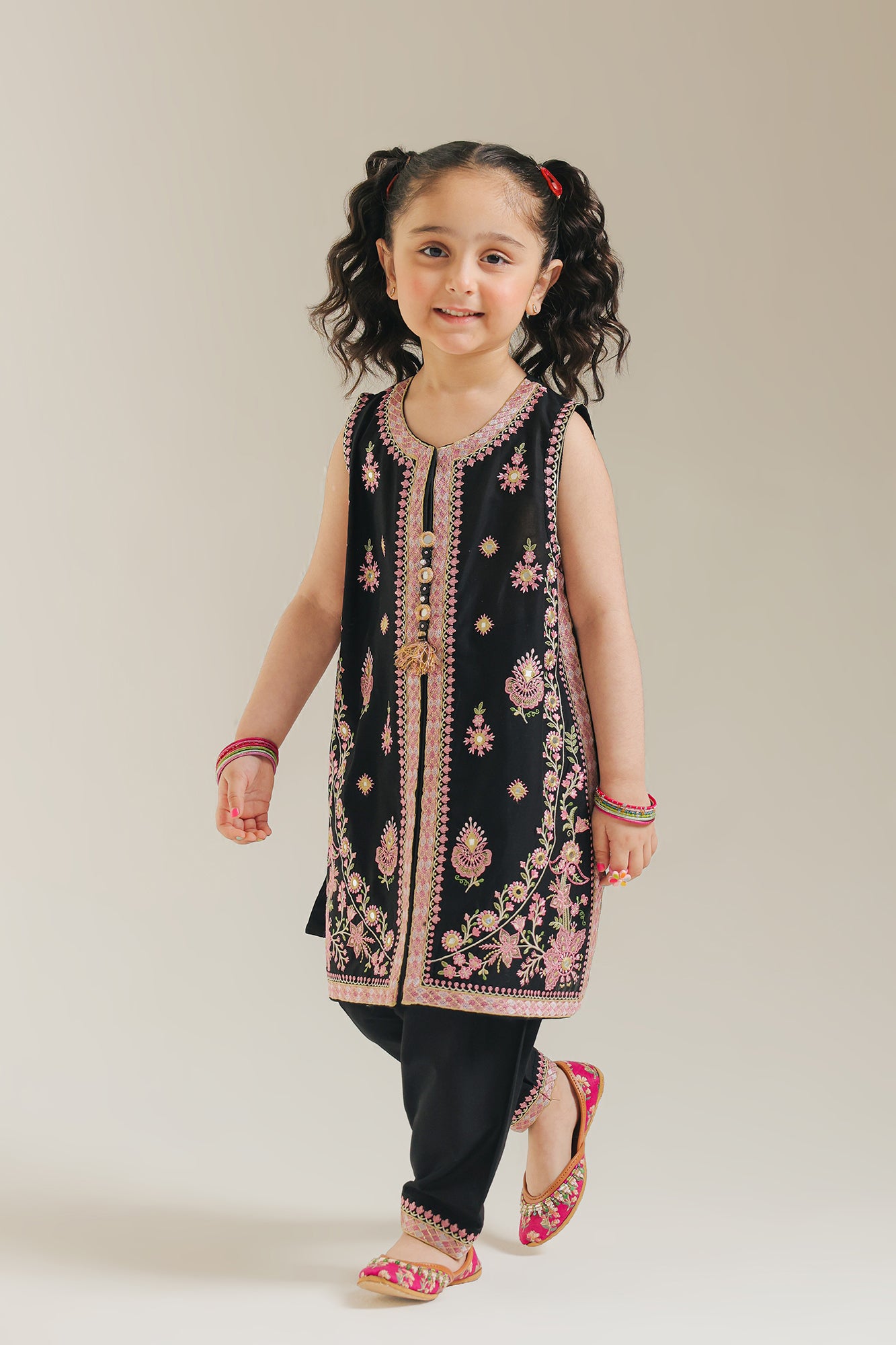 EMBROIDERED SUIT (E402/902/1204)