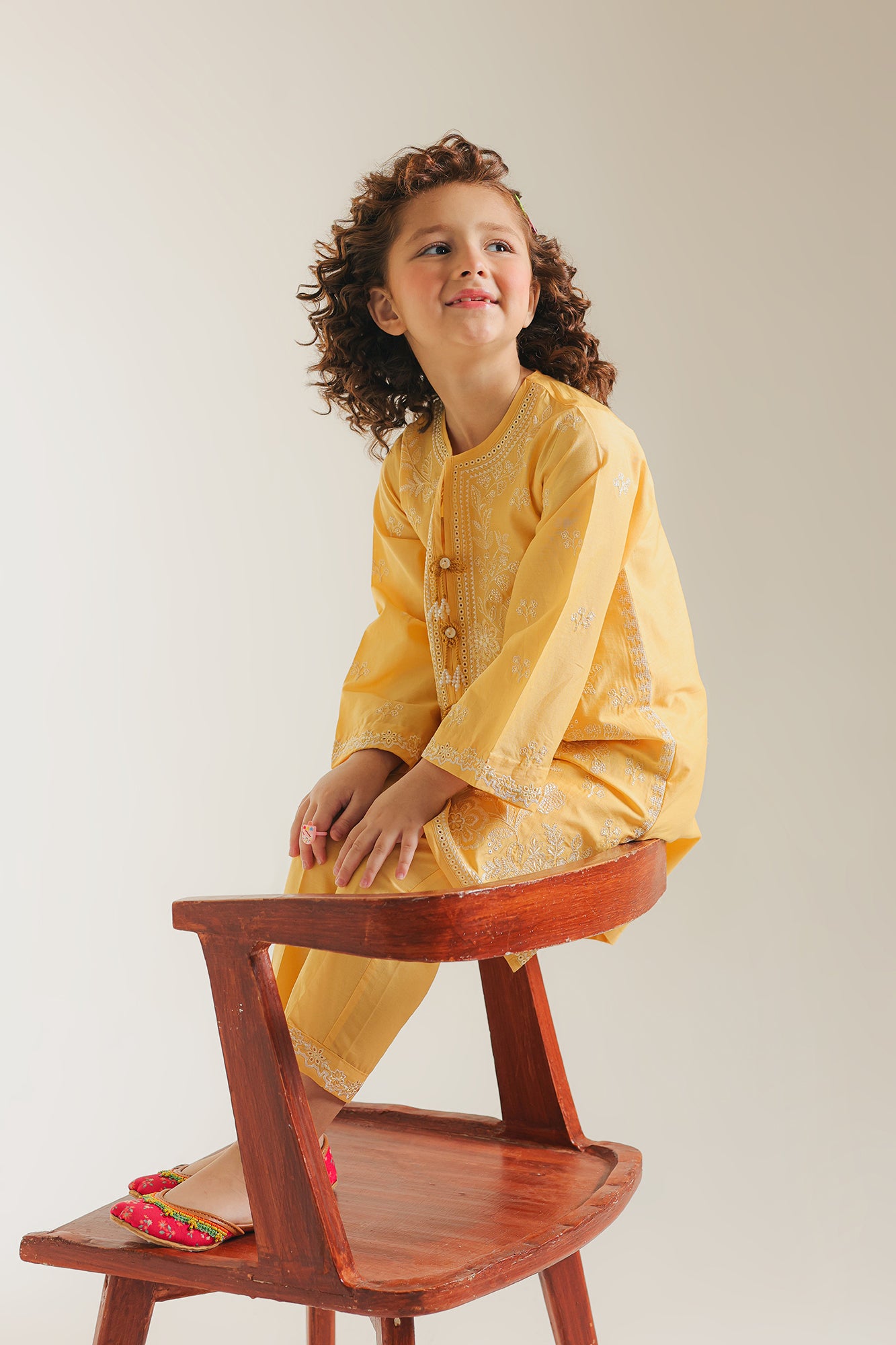 EMBROIDERED SUIT (E1210/402/109)