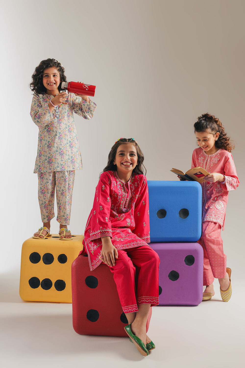 EMBROIDERED SUIT (E1217/402/419)