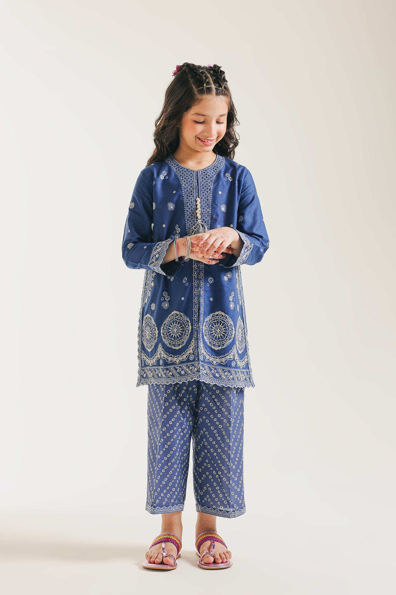 EMBROIDERED SUIT (E402/622/1219)