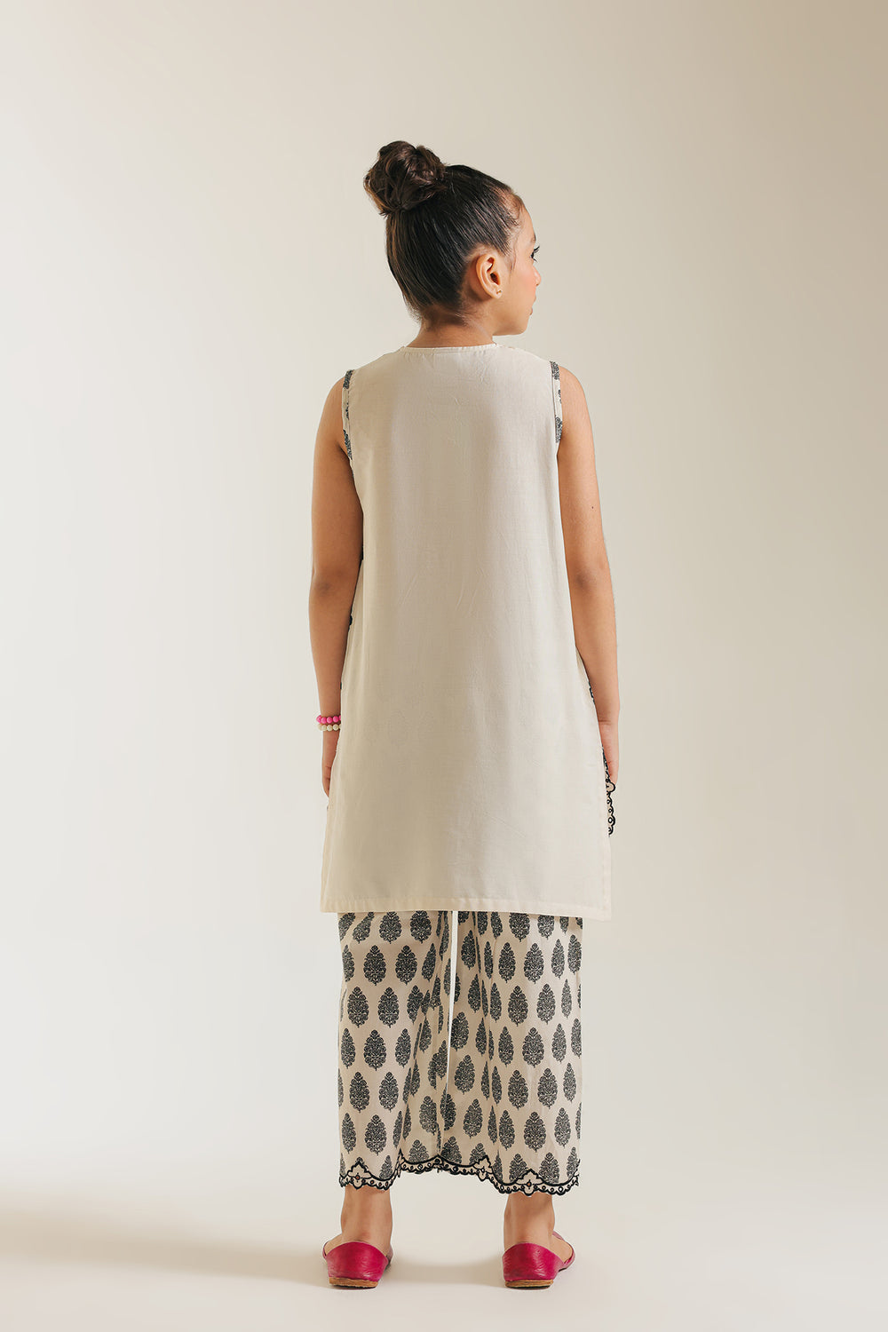 EMBROIDERED SUIT (E1221/402/002)