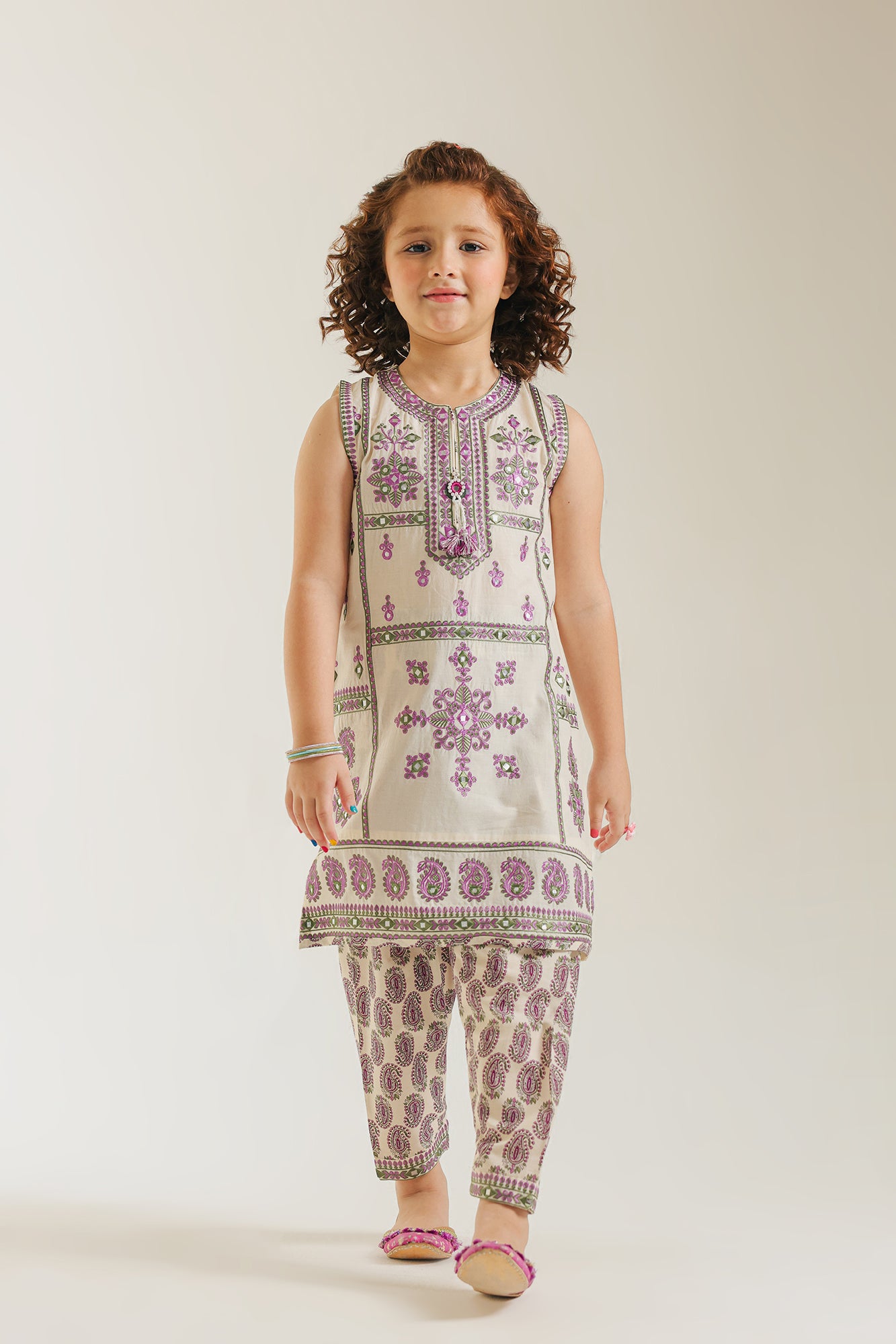 EMBROIDERED SUIT (E1226/402/005)