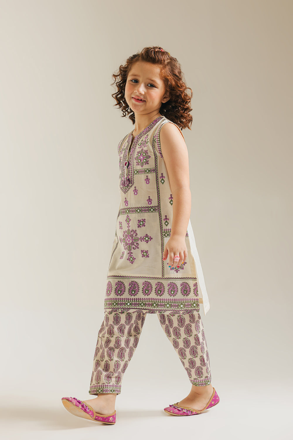 EMBROIDERED SUIT (E1226/402/005)