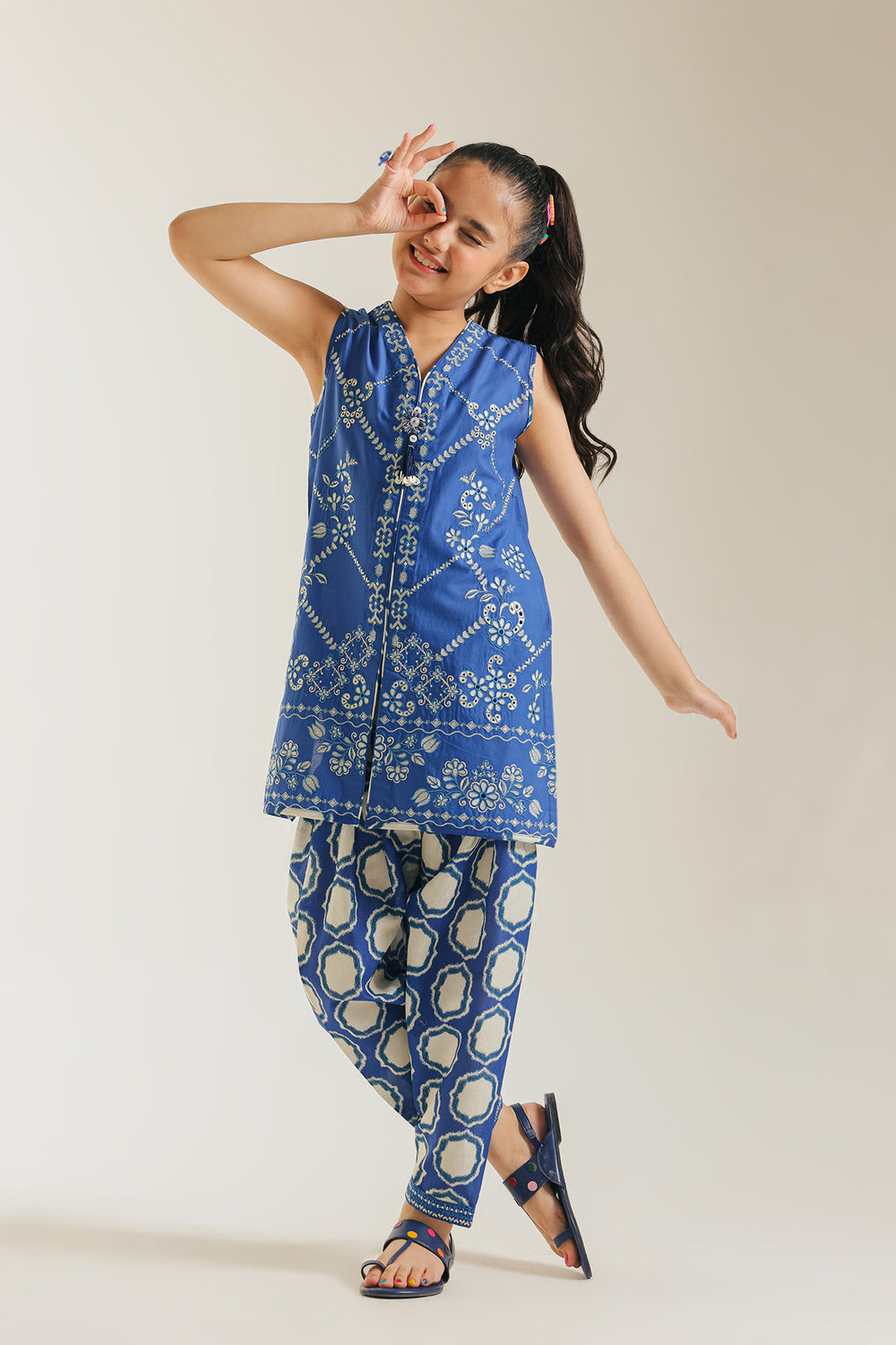 EMBROIDERED SUIT (E1230/402/603)