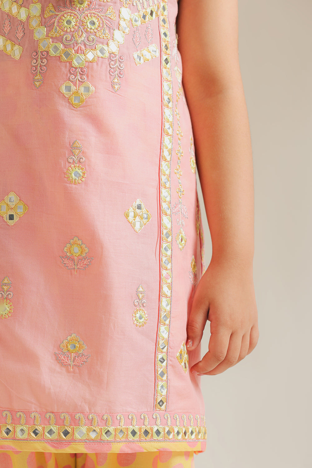 EMBROIDERED SUIT (E1233/402/327)