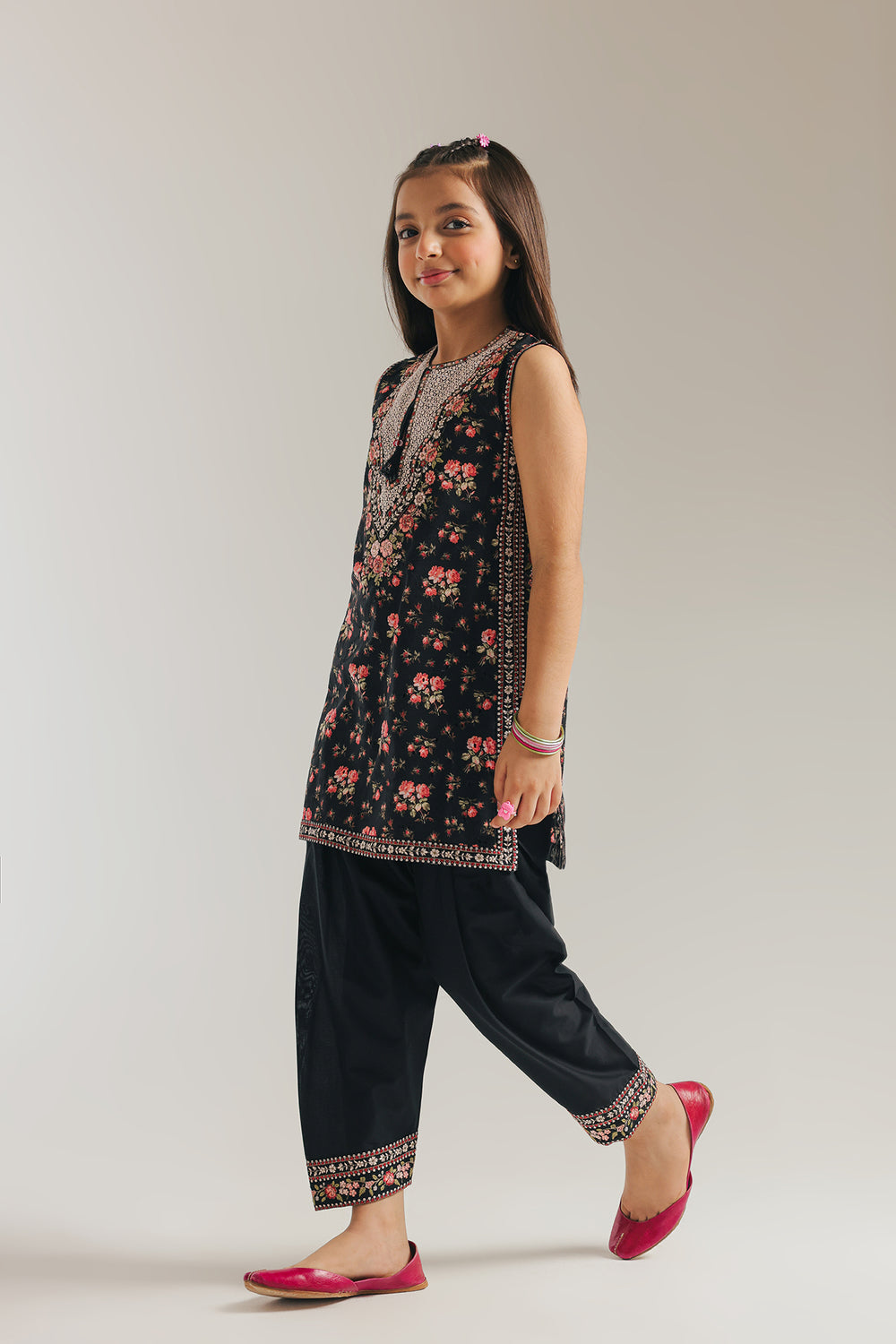 EMBROIDERED SUIT (E1240/402/902)