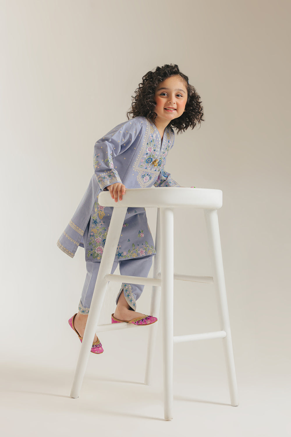 EMBROIDERED SUIT (E1361/402/511)