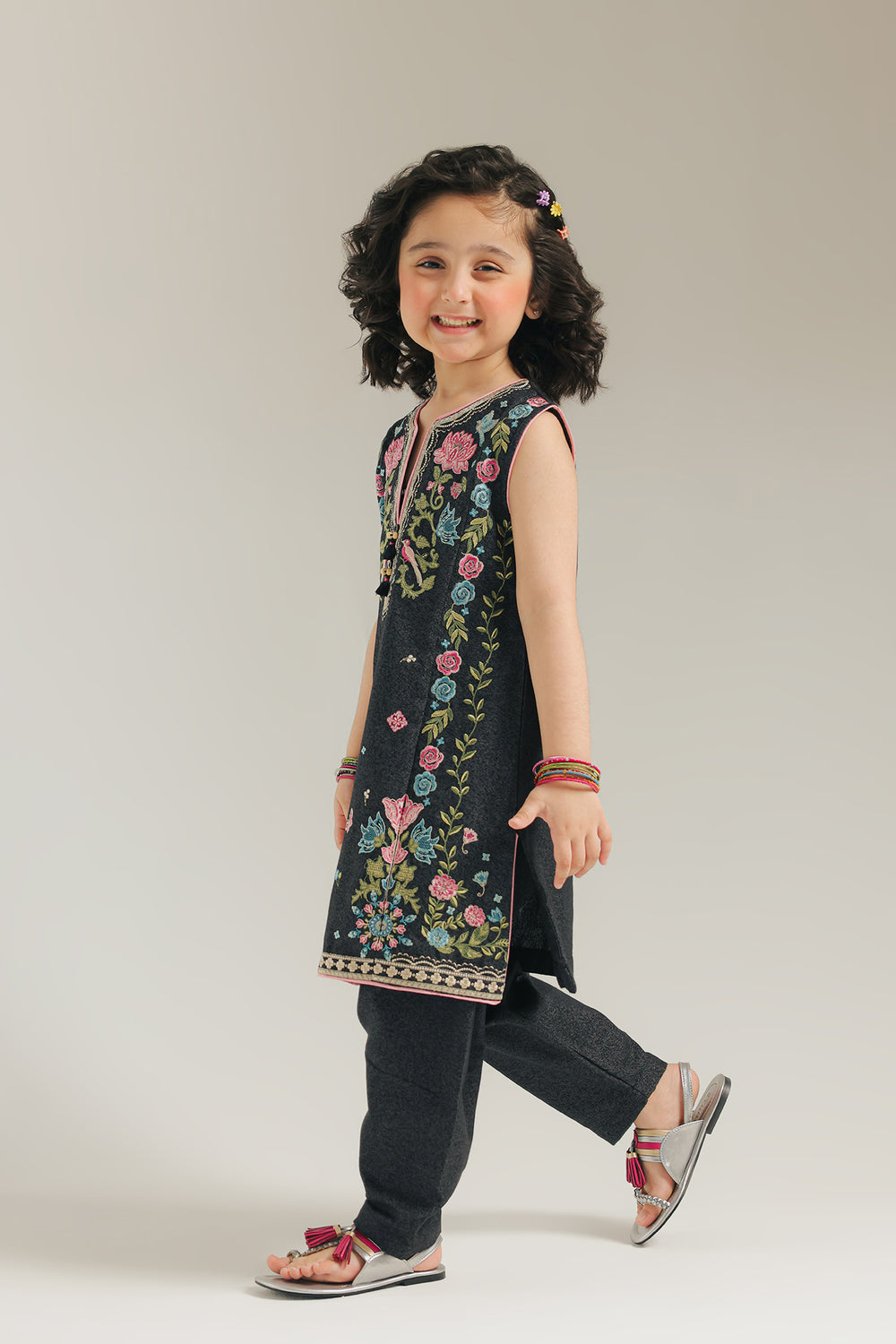 EMBROIDERED SUIT (E1365/402/901)