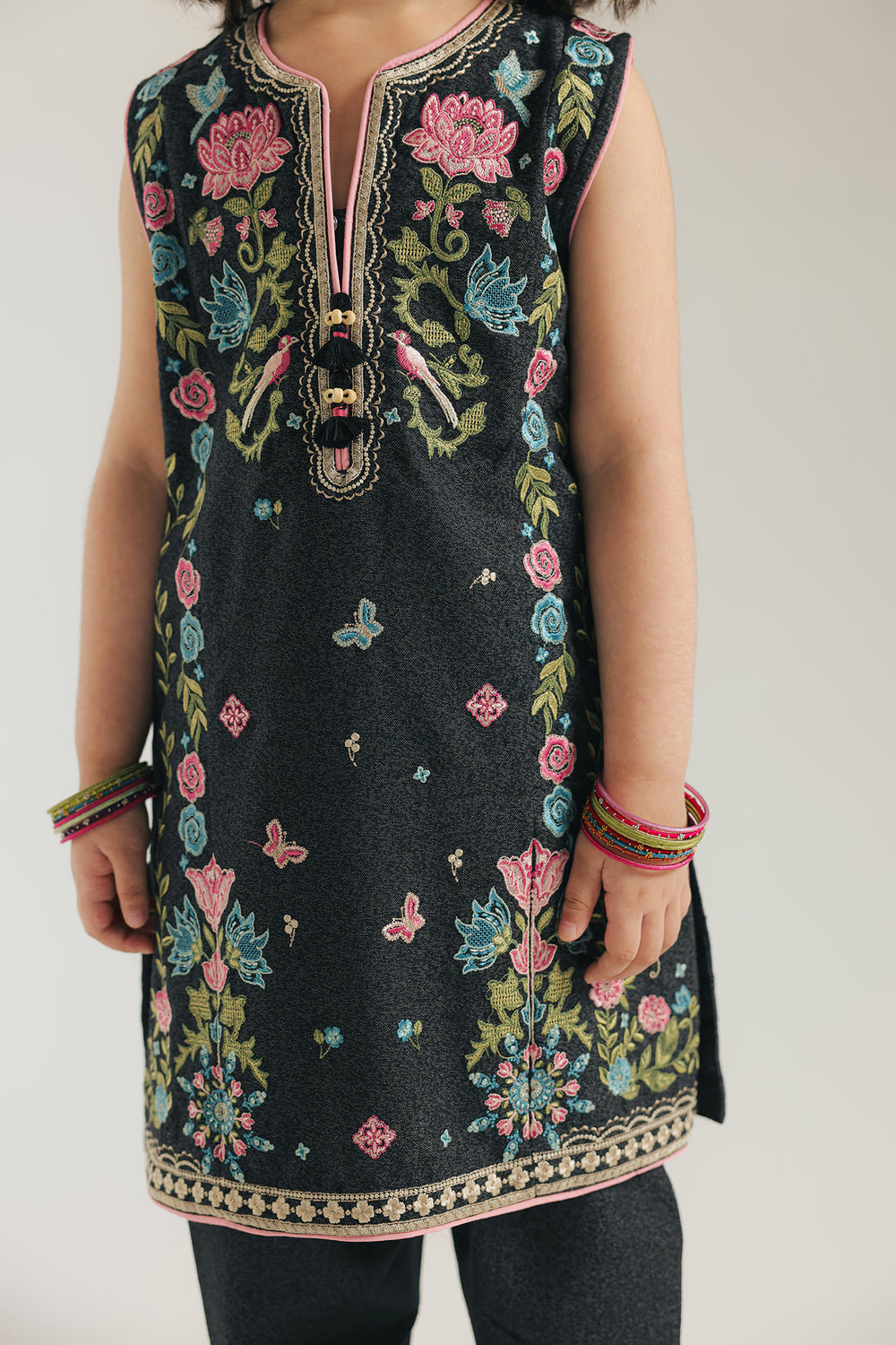 EMBROIDERED SUIT (E1365/402/901)