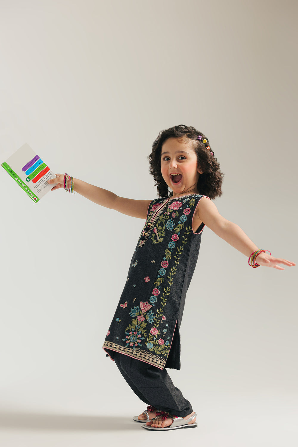 EMBROIDERED SUIT (E1365/402/901)