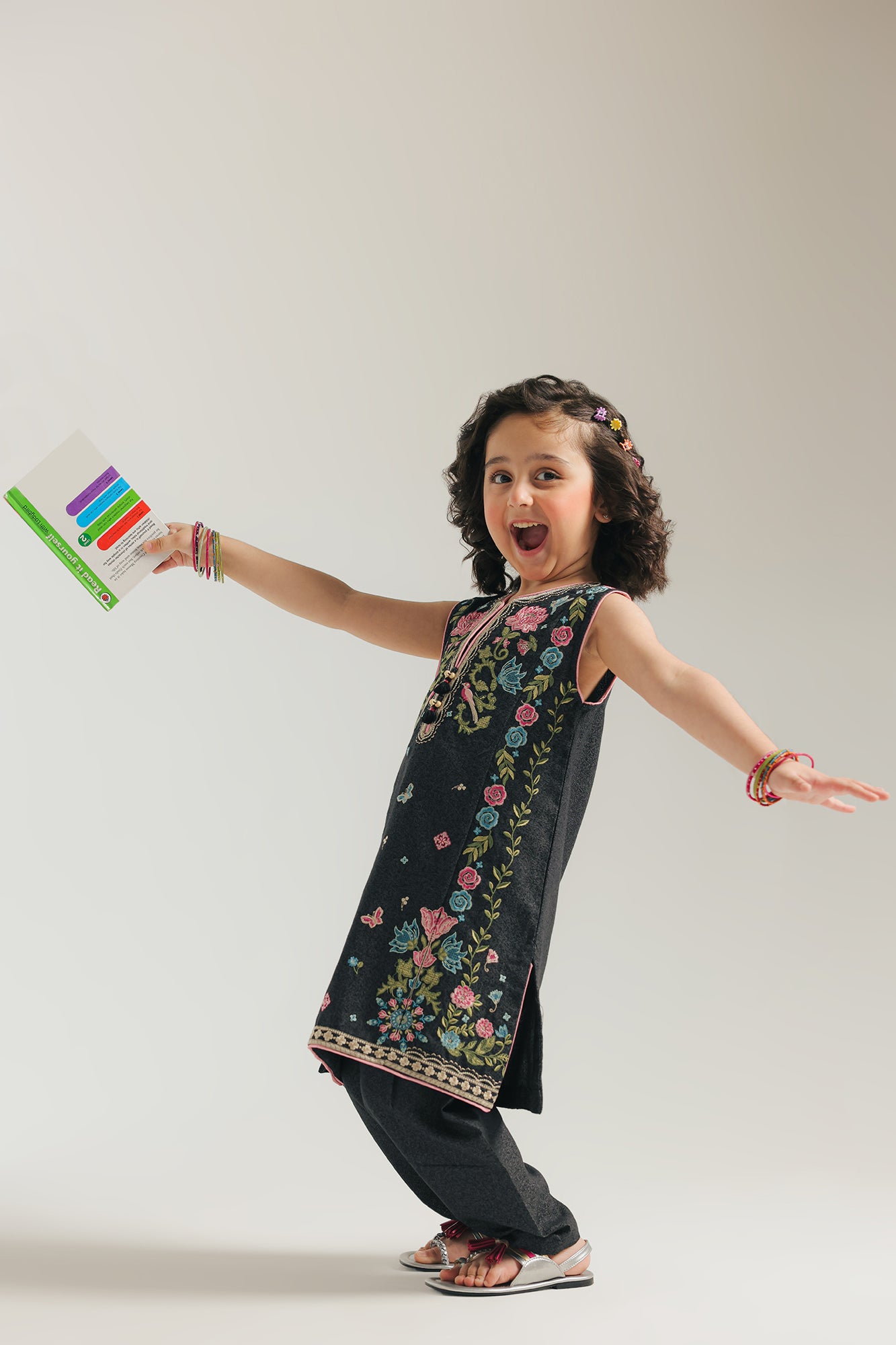 EMBROIDERED SUIT (E1365/402/901)