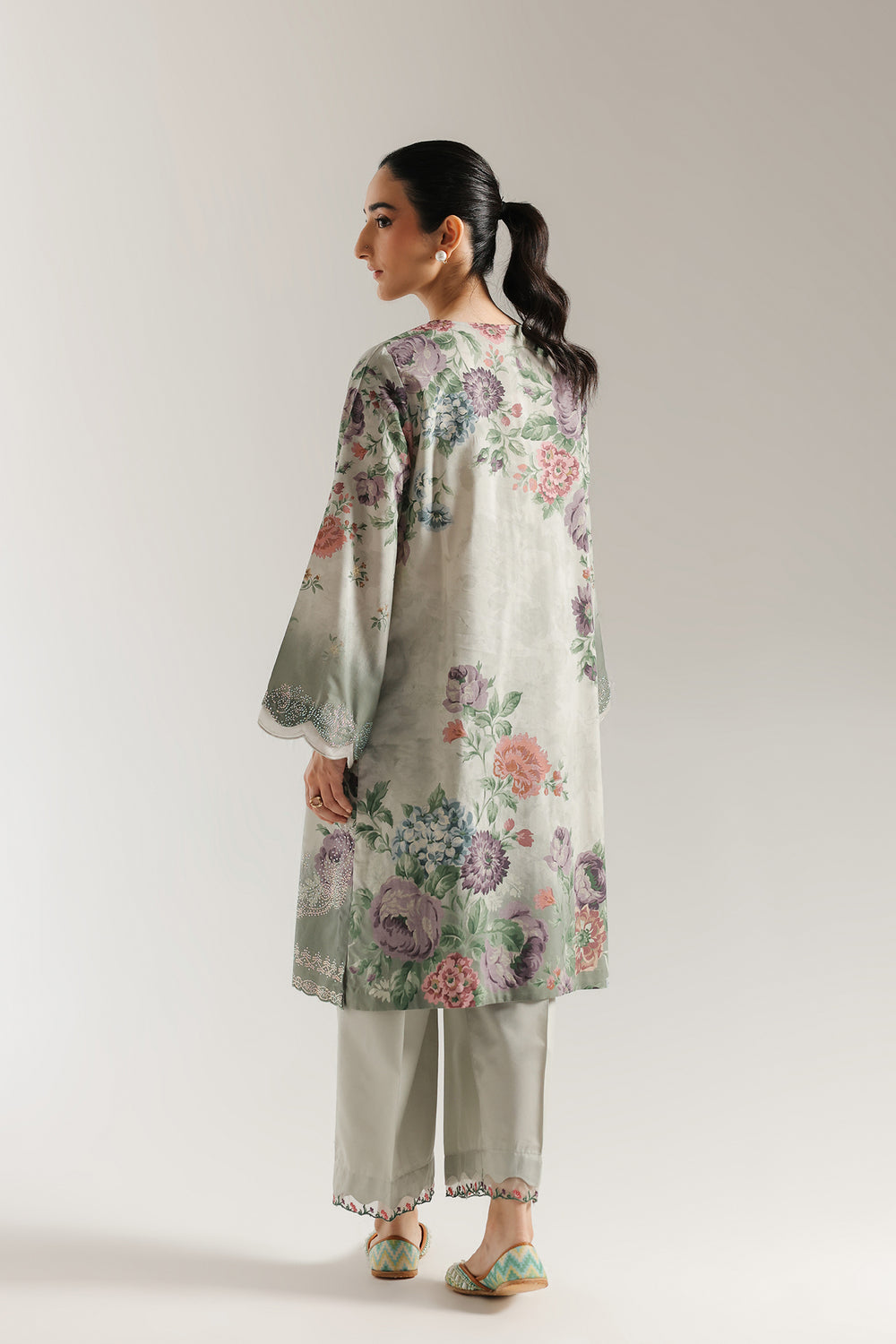 EMBROIDERED SUIT (E3477/103/817)