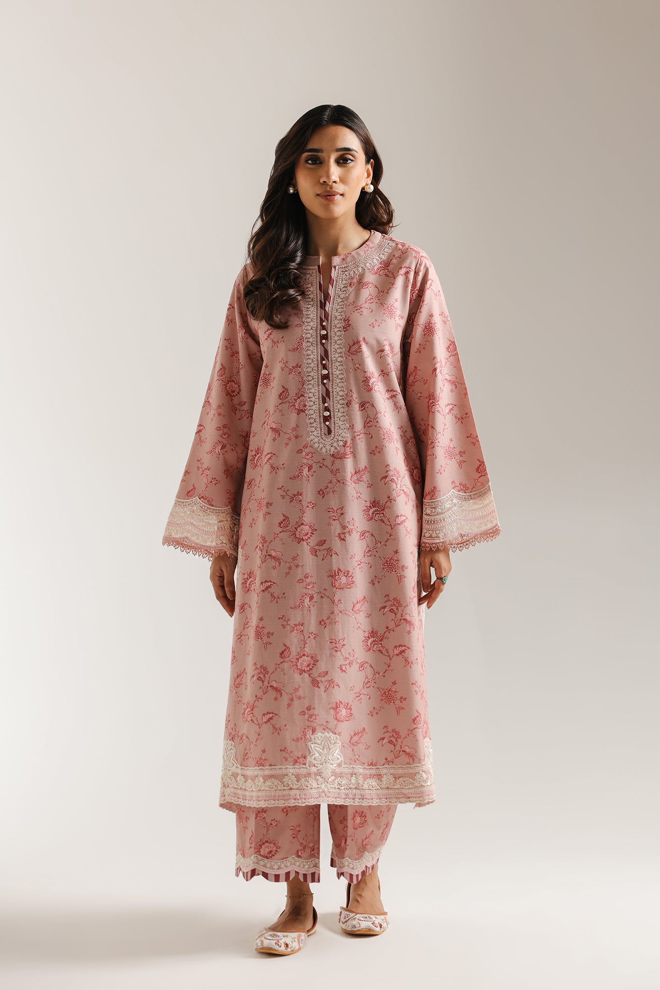 EMBROIDERED SUIT (E3665/103/328)