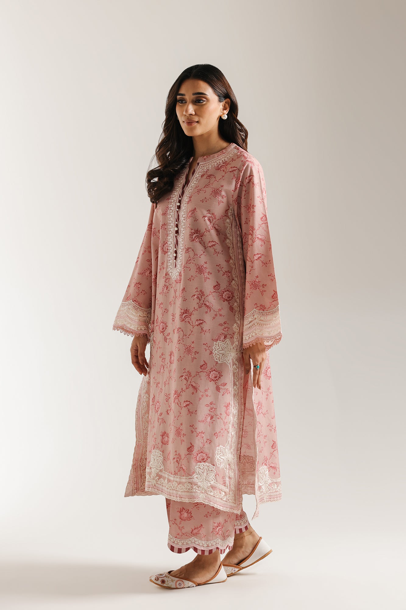 EMBROIDERED SUIT (E3665/103/328)