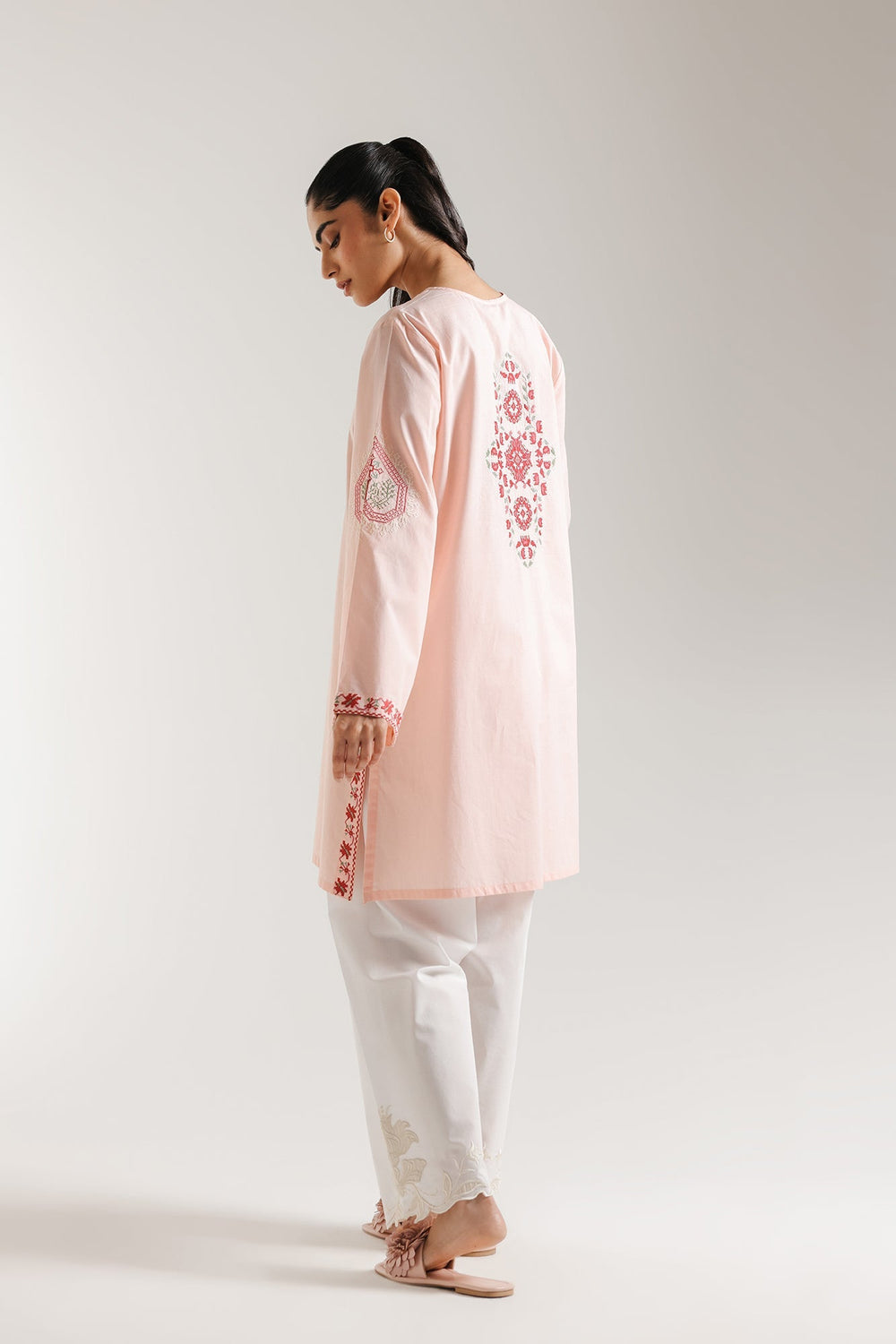 EMBROIDERED KURTI (E5846/102/427)