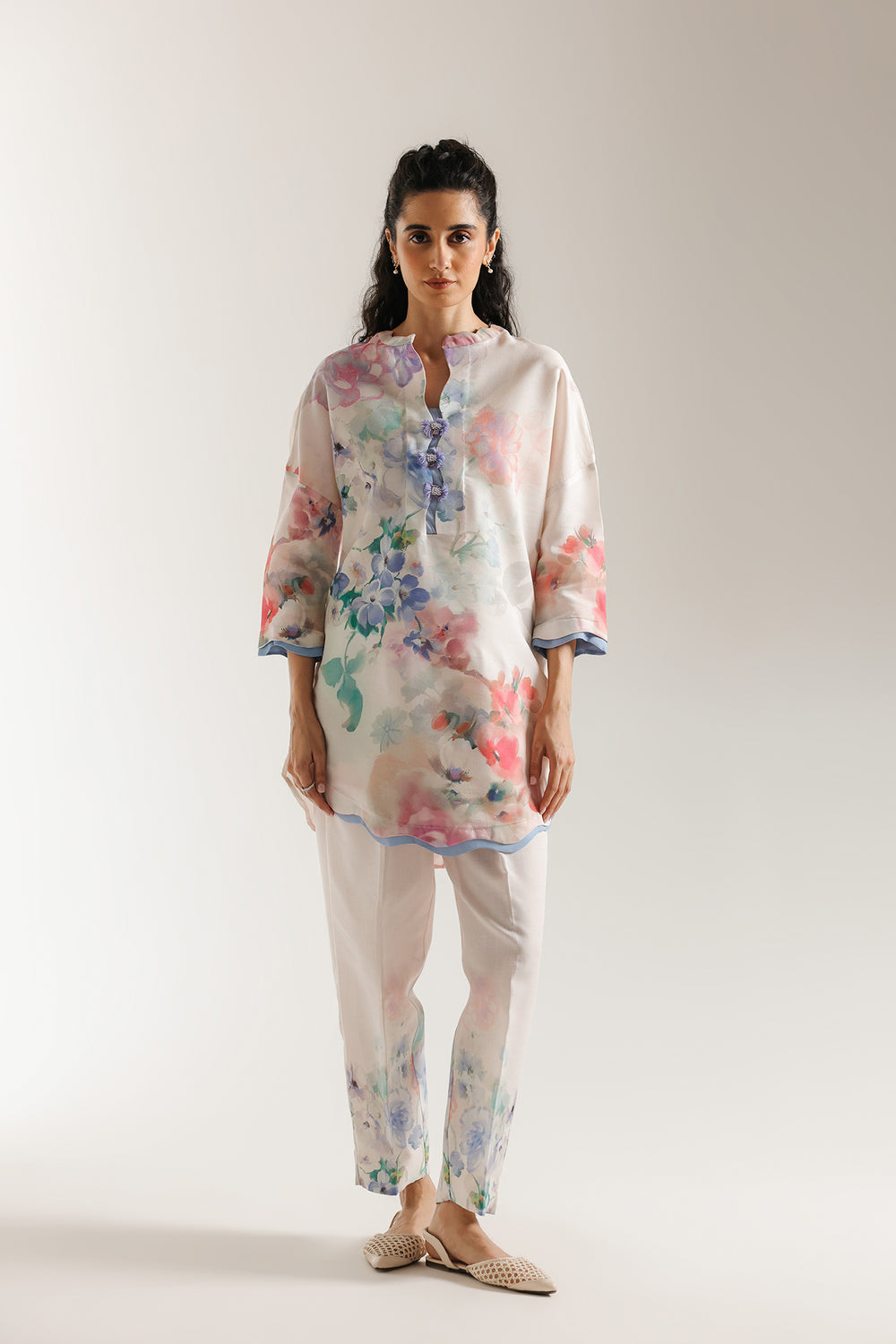 EMBROIDERED SUIT (E6636/102/002)