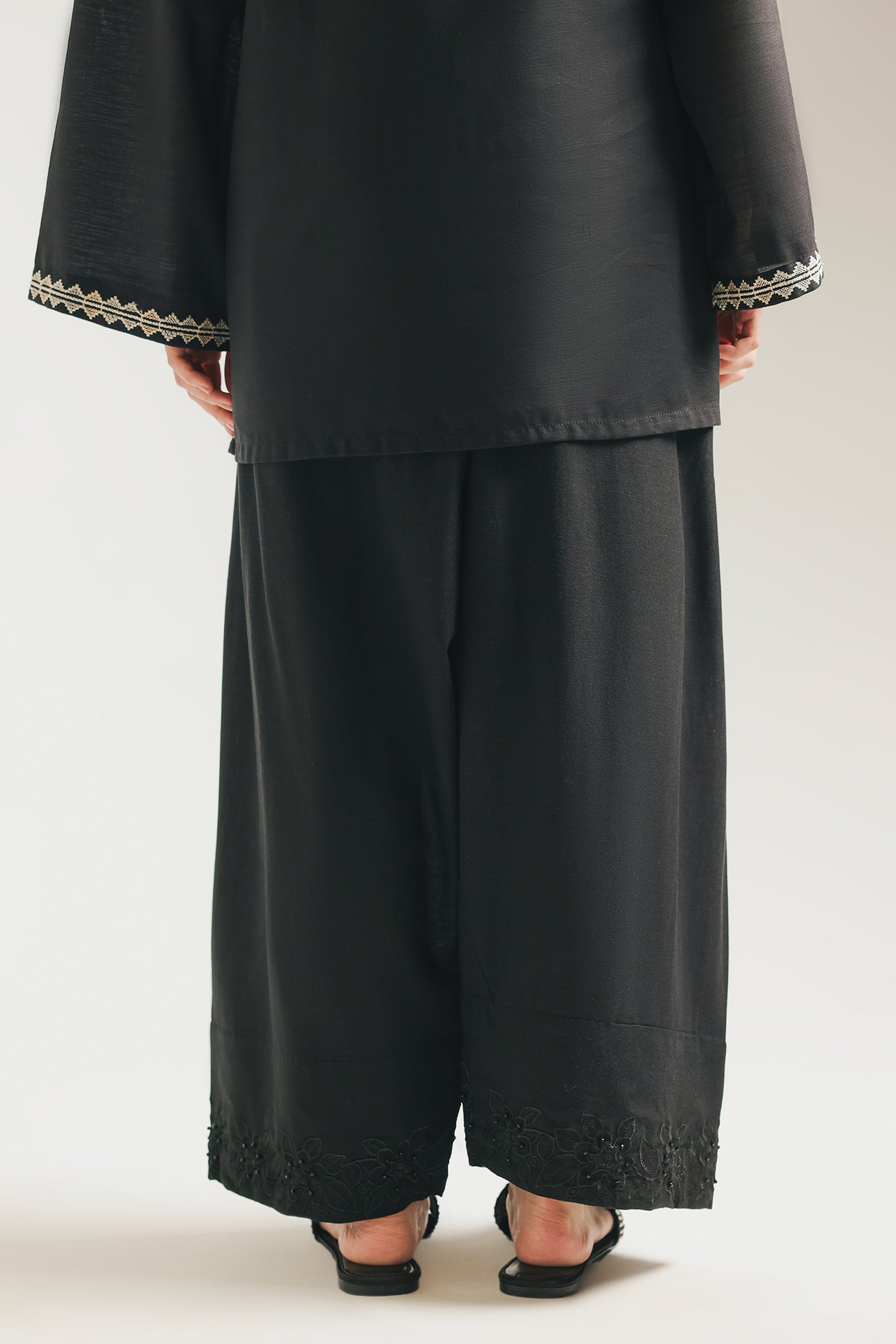 FARSHI SHALWAR (E6654/102/901)