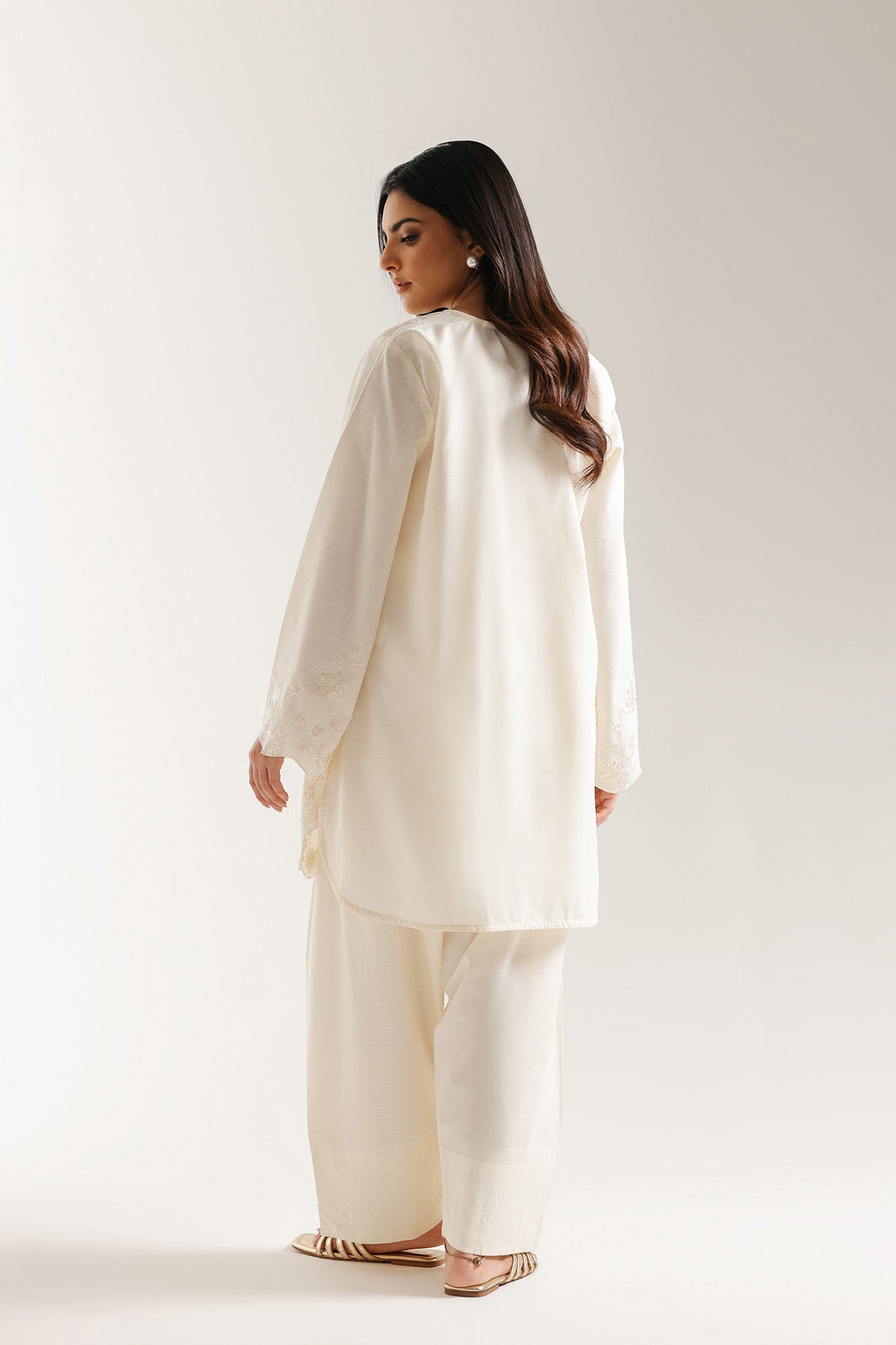 EMBROIDERED SUIT (E7001/102/003)