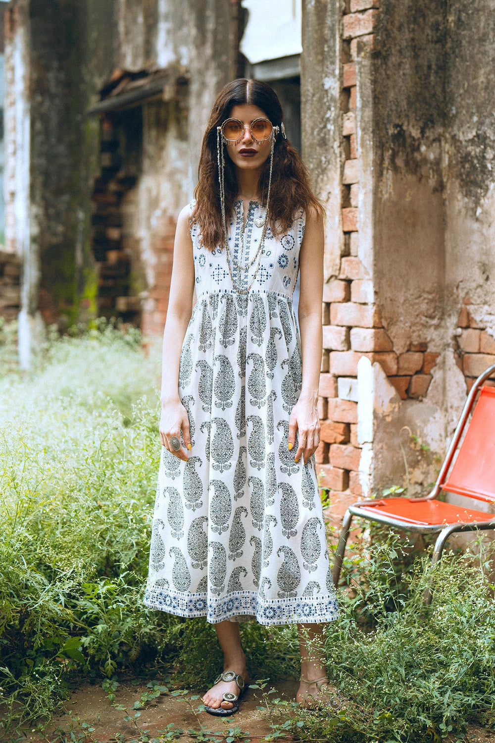 DRESS (S3E119/002/0523)