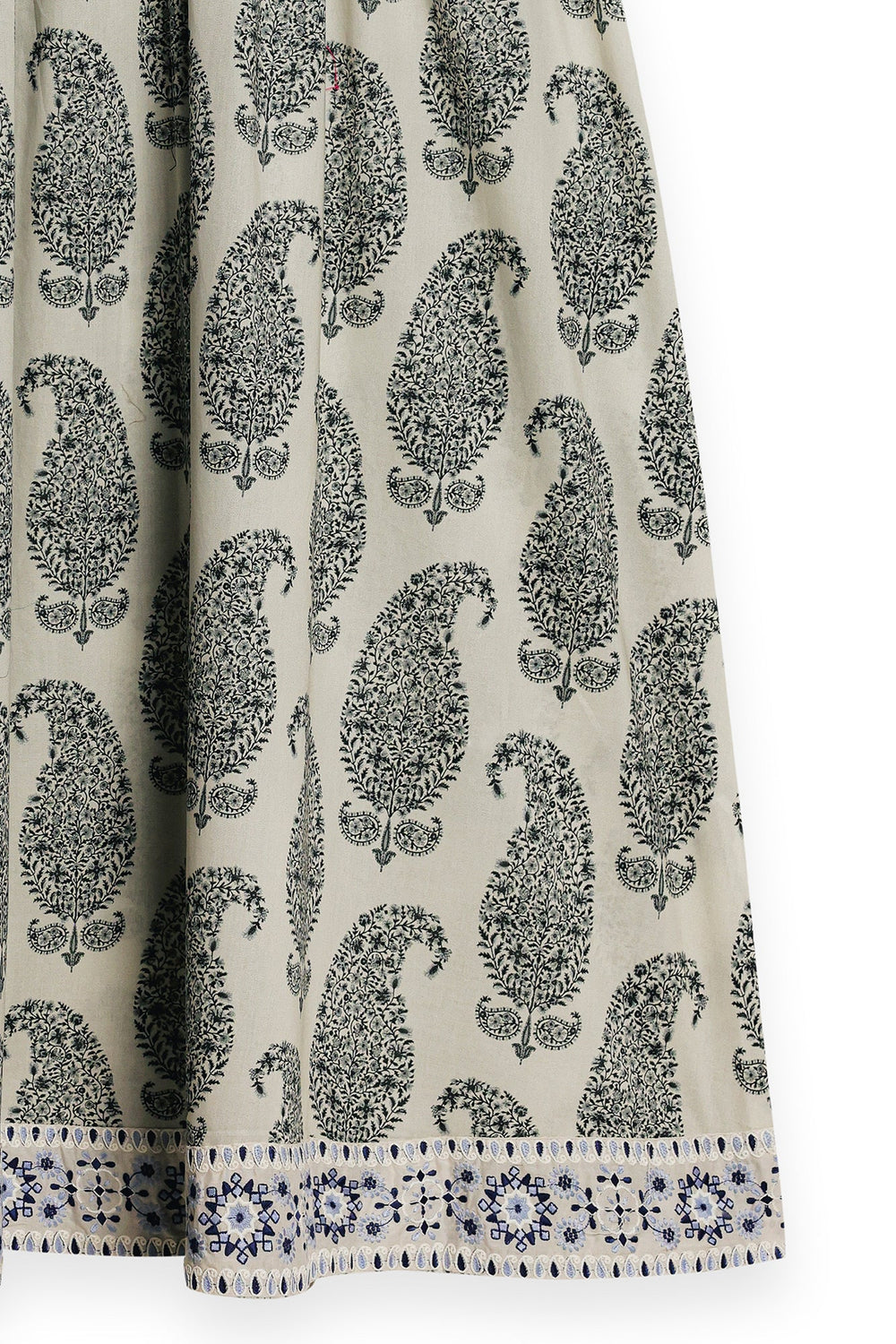 DRESS (S3E119/002/0523)