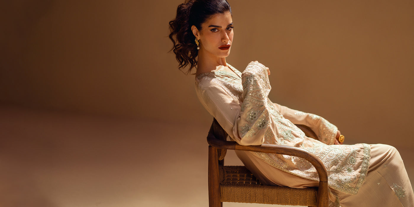 EMBROIDERED SUIT (E104/806/0821)
