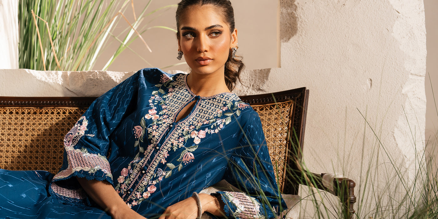 EMBROIDERED SUIT (E3385/103/623)