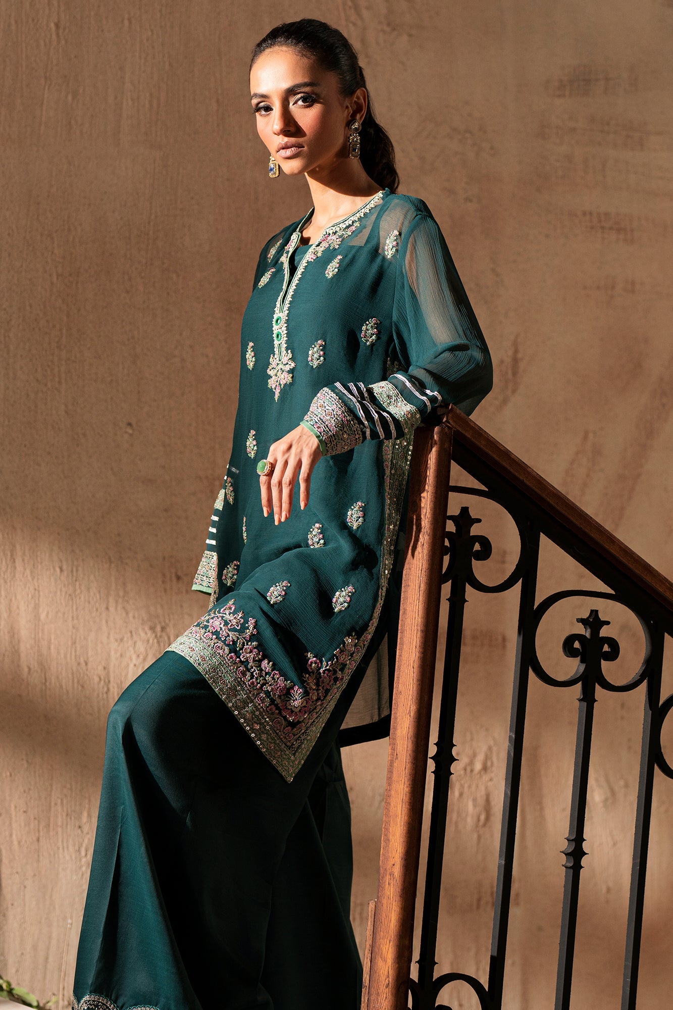 EMBROIDERED SUIT (E0755/104/706)