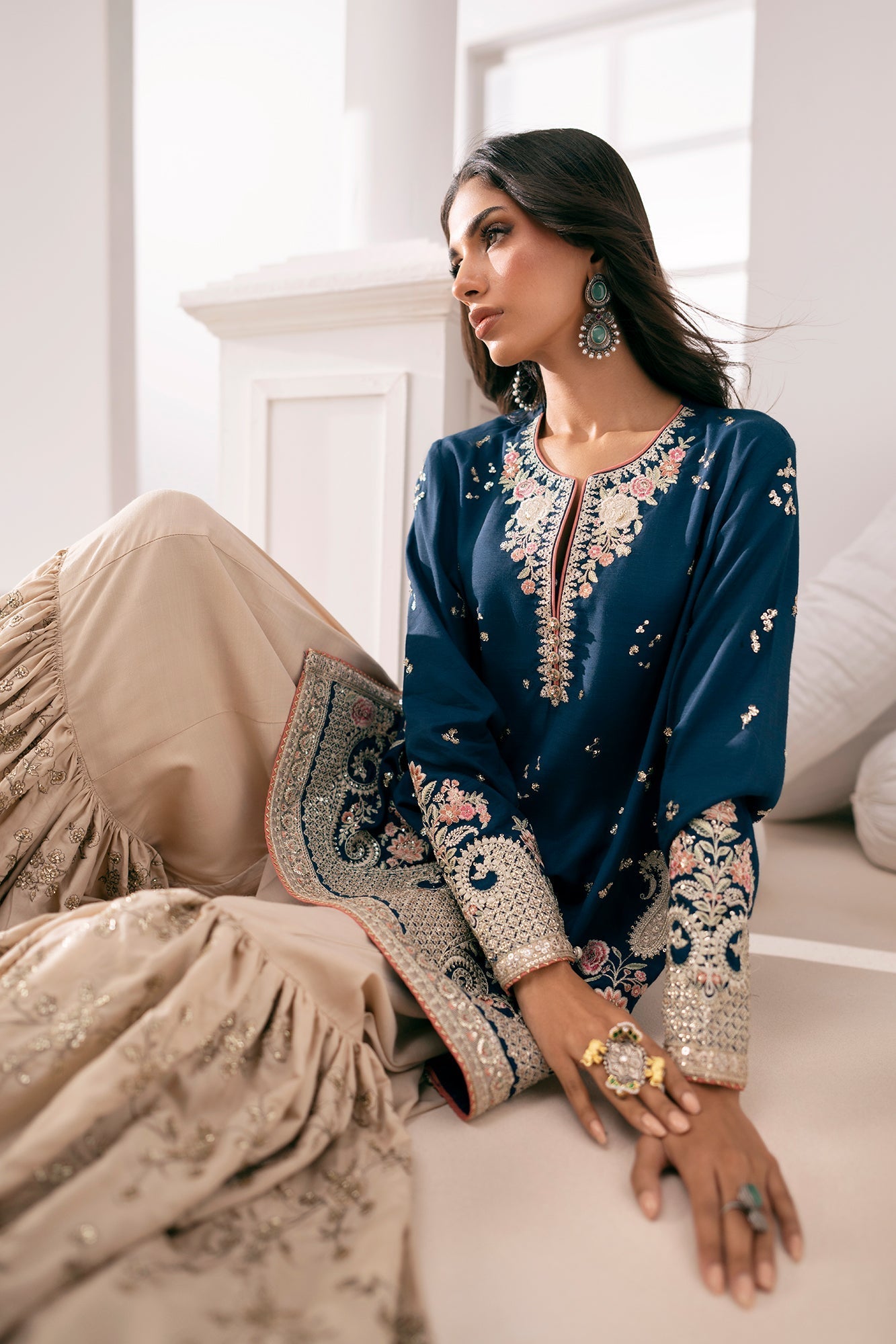 EMBROIDERED SUIT (E0939/104/603)