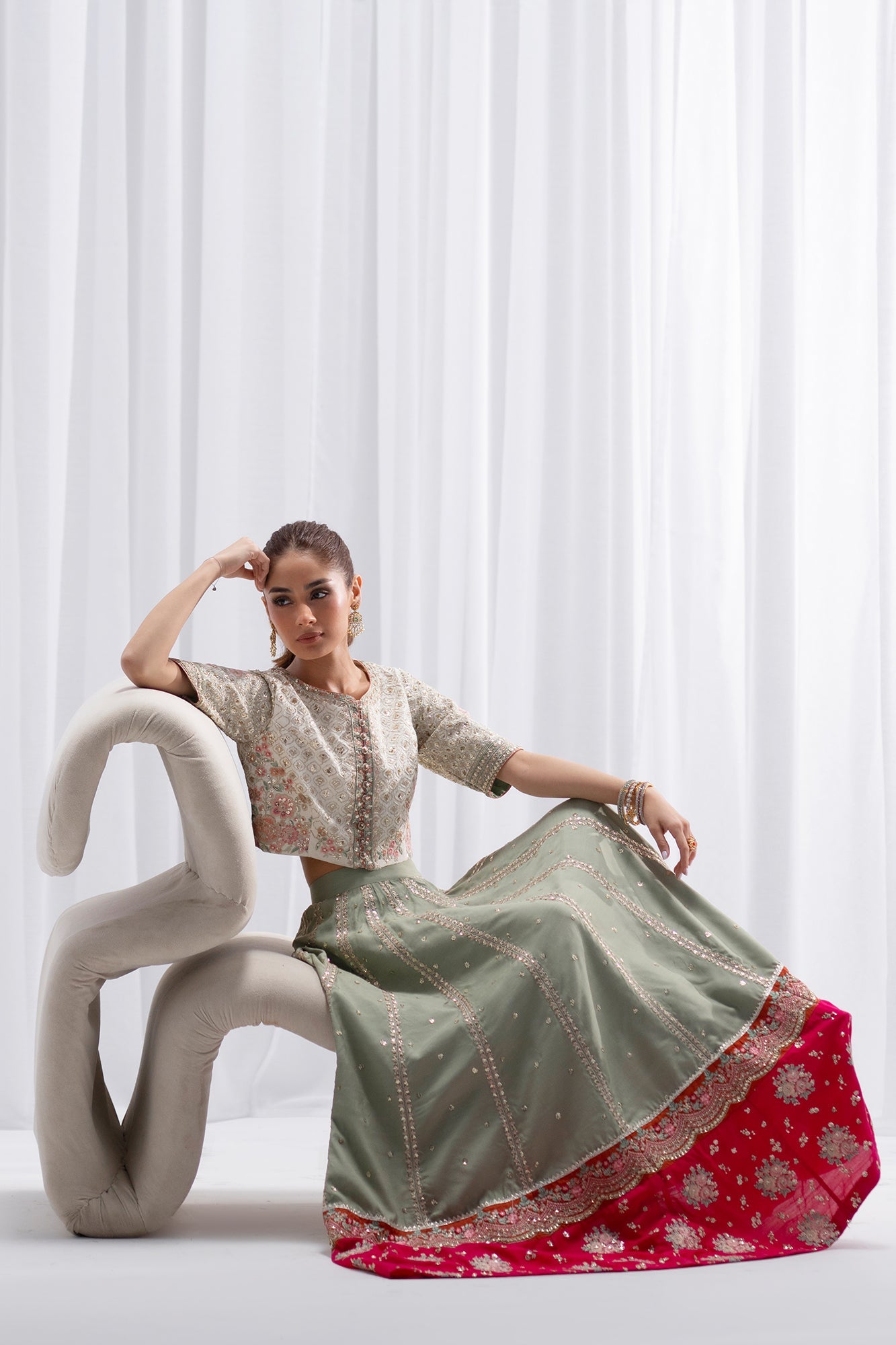 EMBROIDERED SUIT (E0947/104/001)