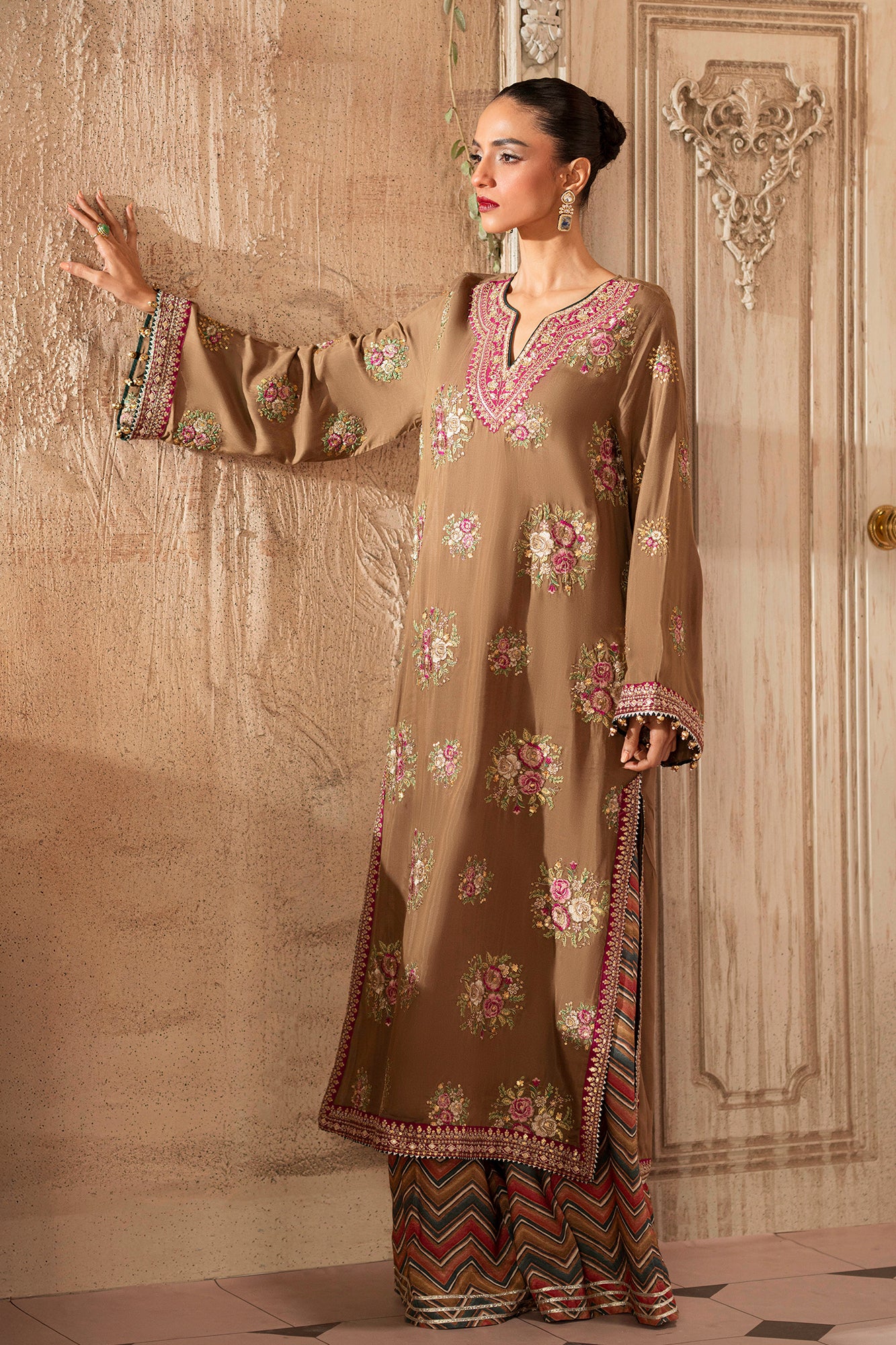 EMBROIDERED SUIT (E0765/104/217)