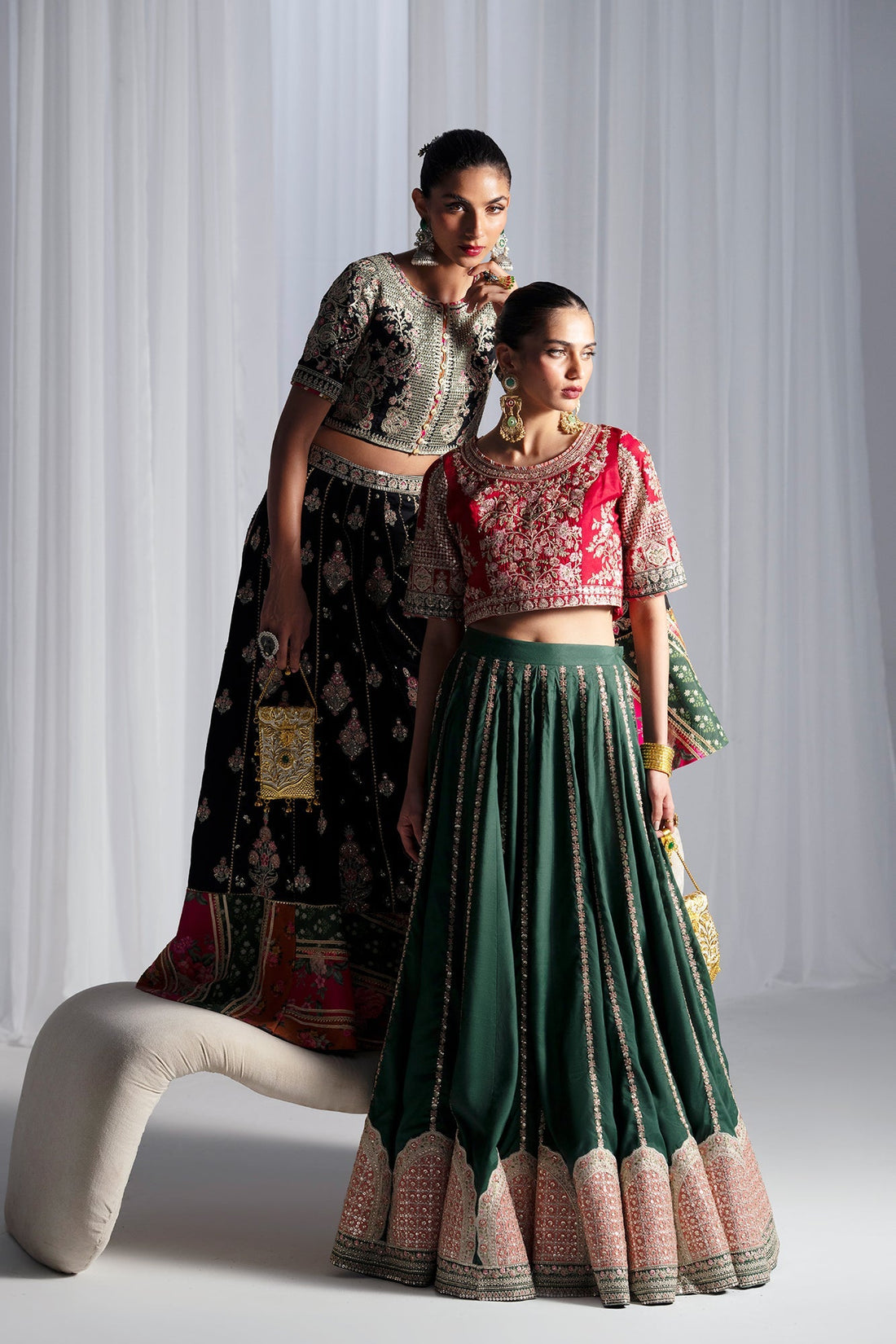 EMBROIDERED SUIT (E0968/104/415)