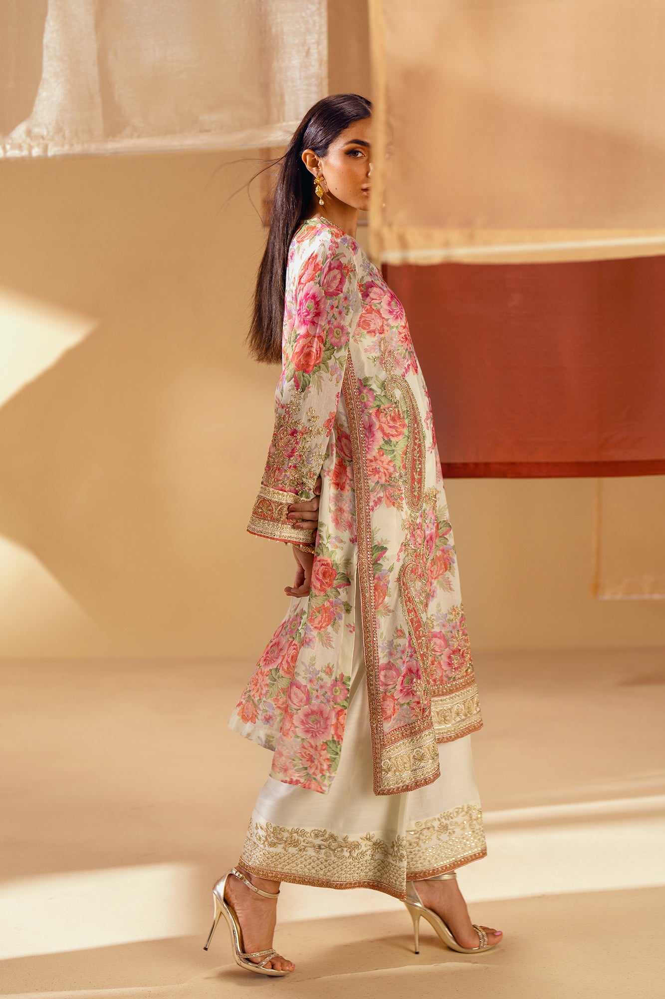 EMBROIDERED SUIT (E104/002/0808)