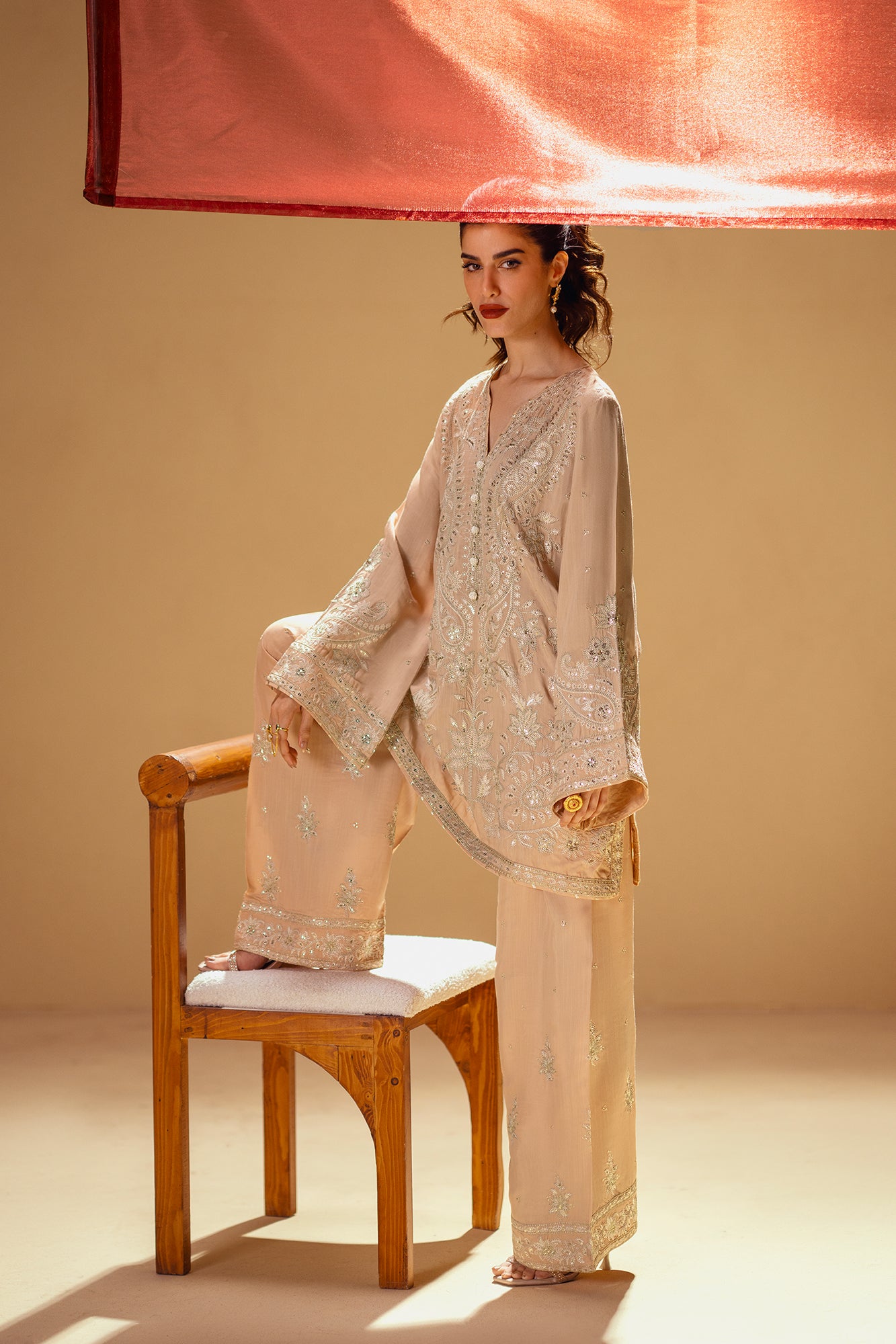 EMBROIDERED SUIT (E104/806/0821)