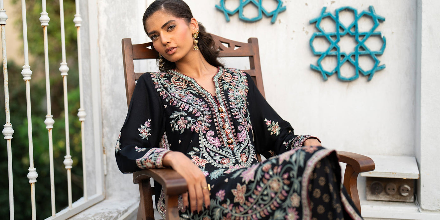 EMBROIDERED SUIT (E104/902/0819)