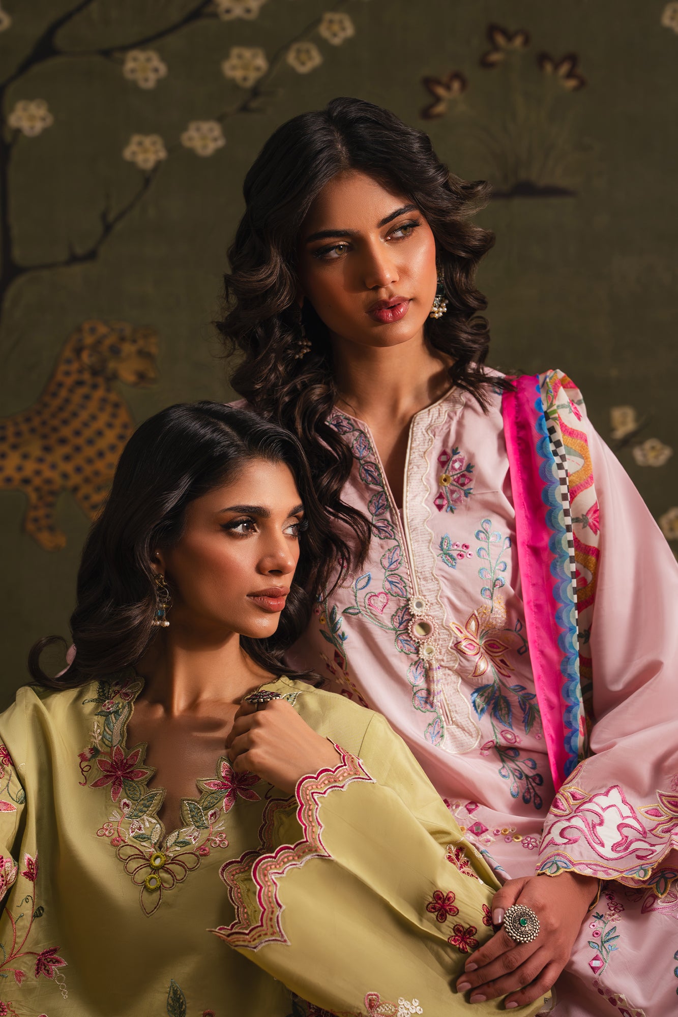 EMBROIDERED SUIT (E4166/103/413)