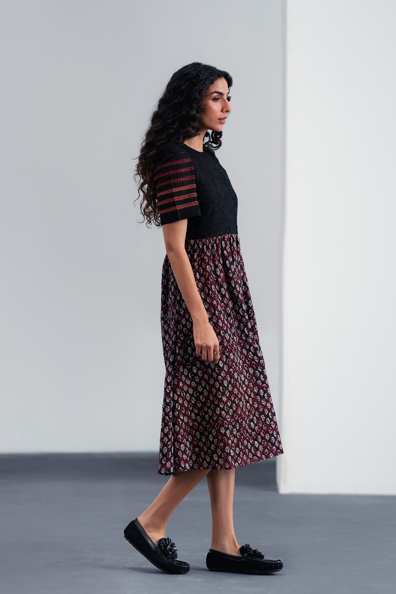 DRESS (E120/902/0047)